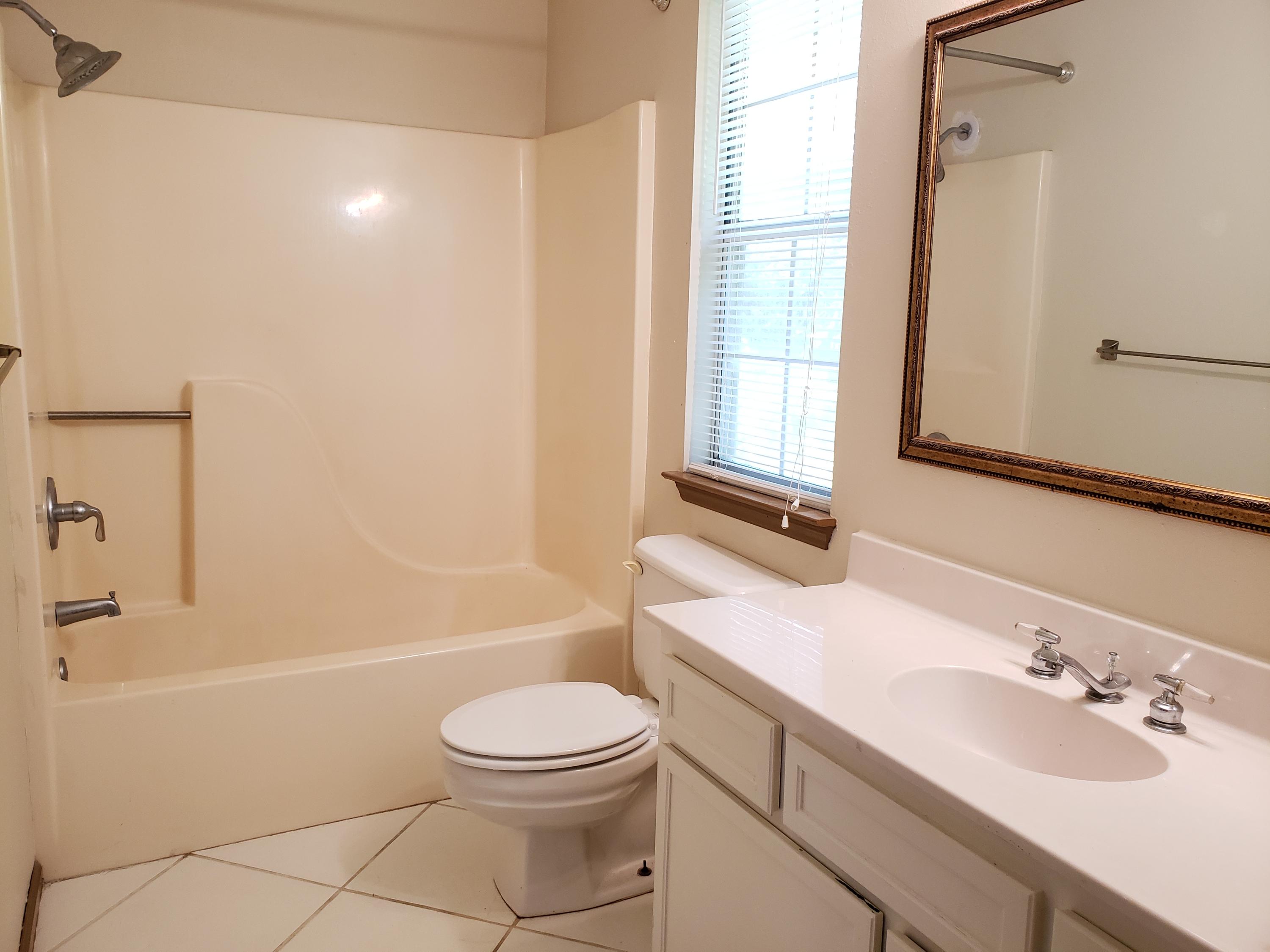 LIVE OAK MANORS - Residential Lease