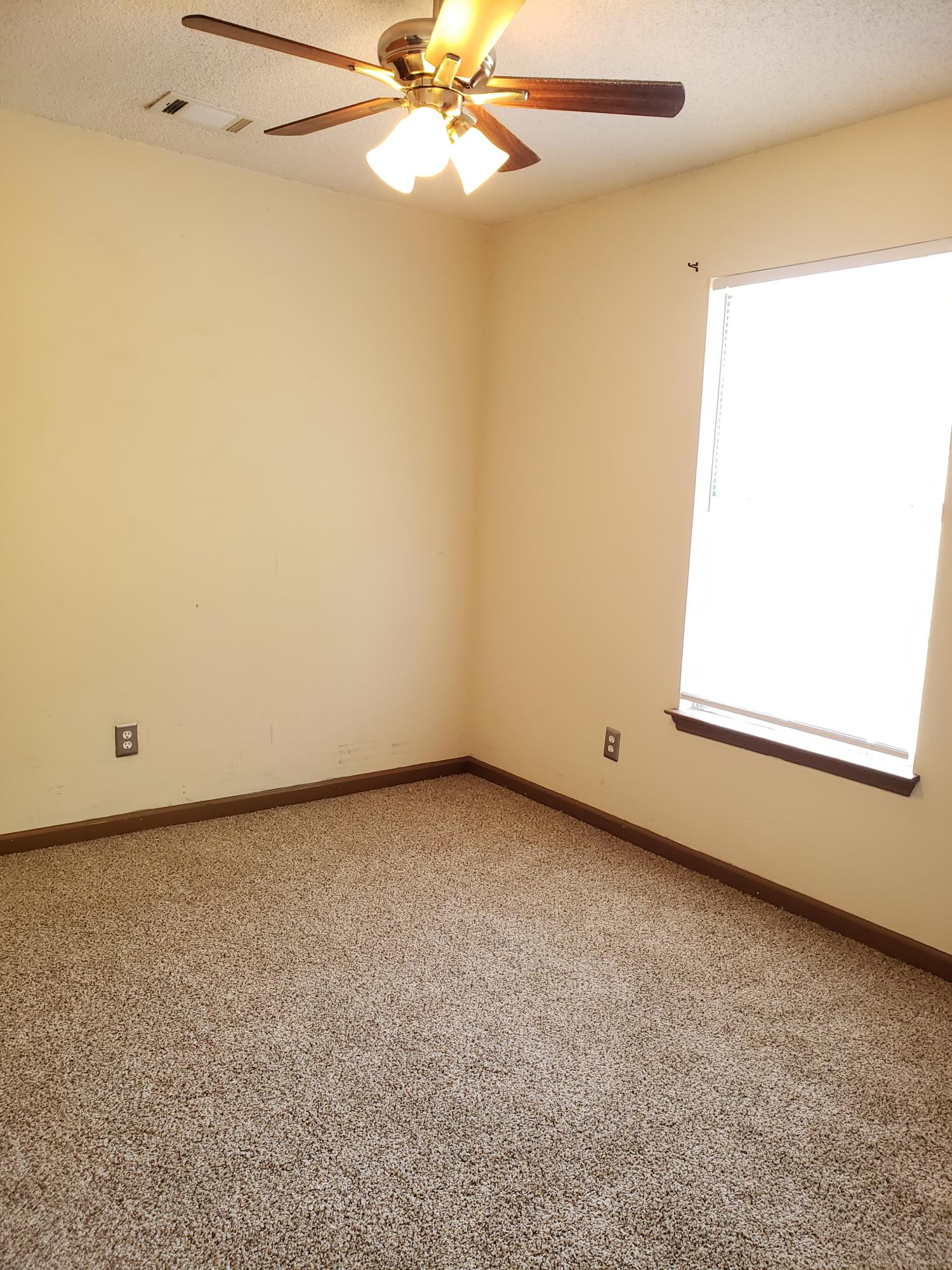 LIVE OAK MANORS - Residential Lease