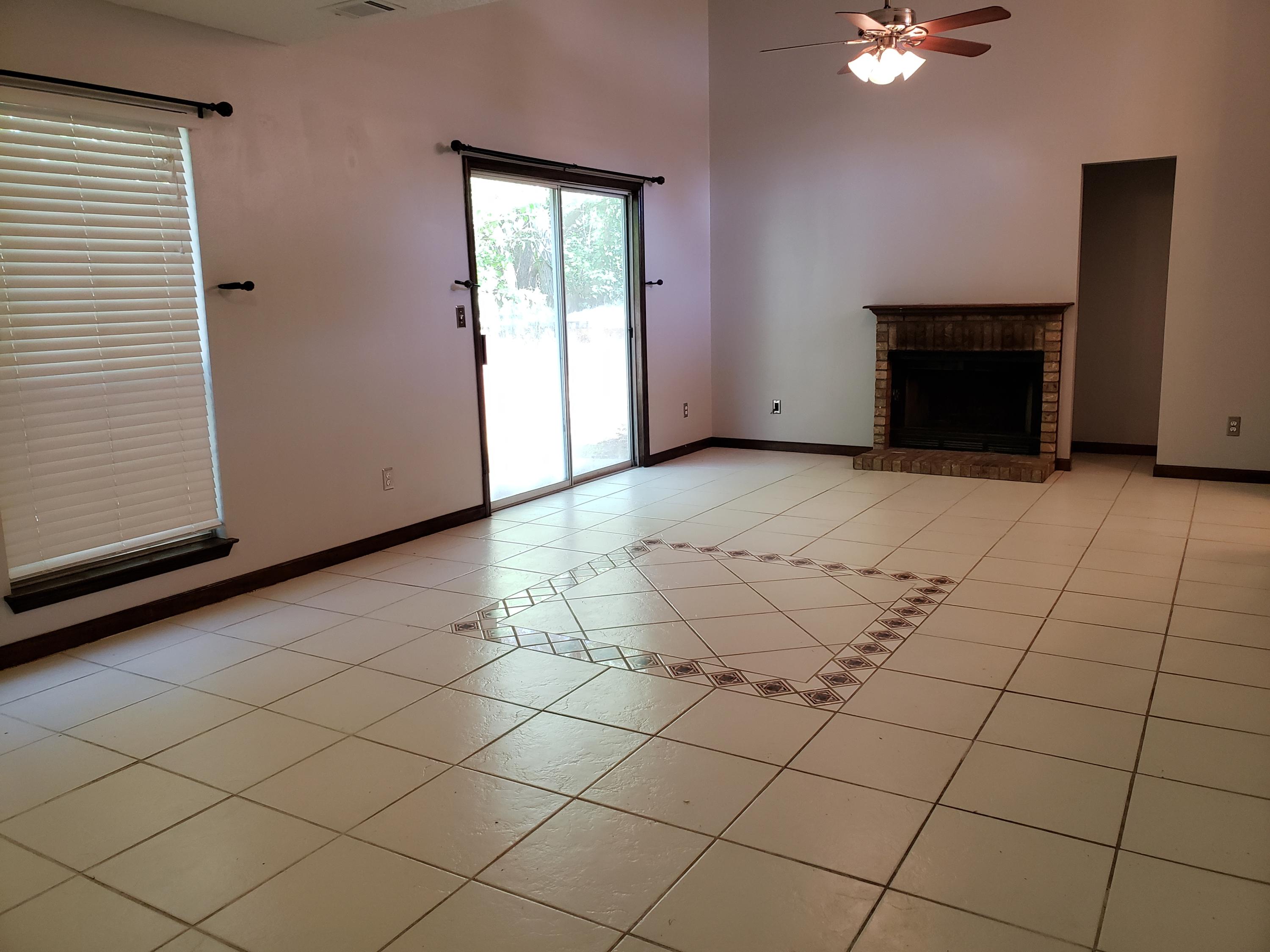 LIVE OAK MANORS - Residential Lease