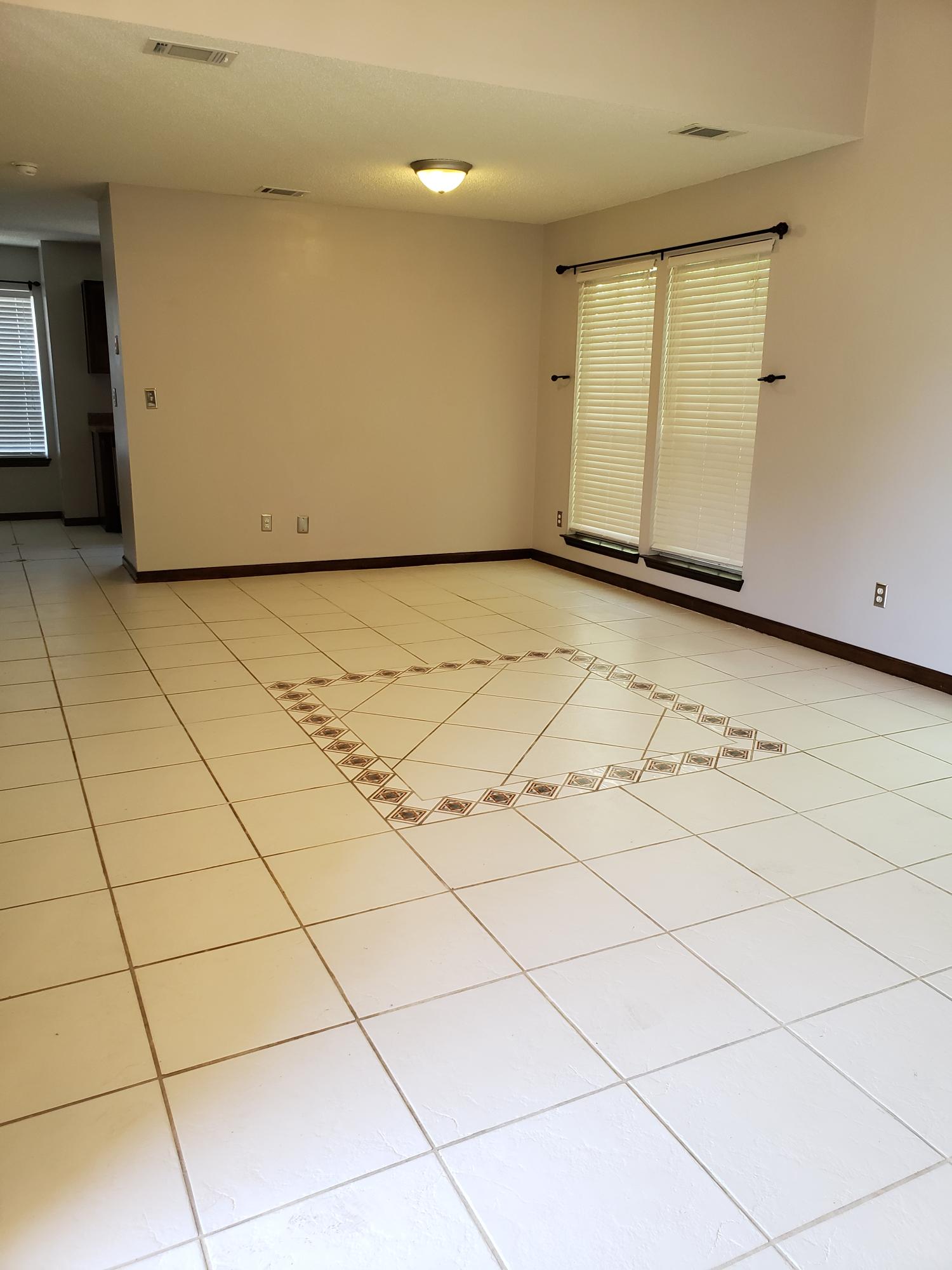 LIVE OAK MANORS - Residential Lease