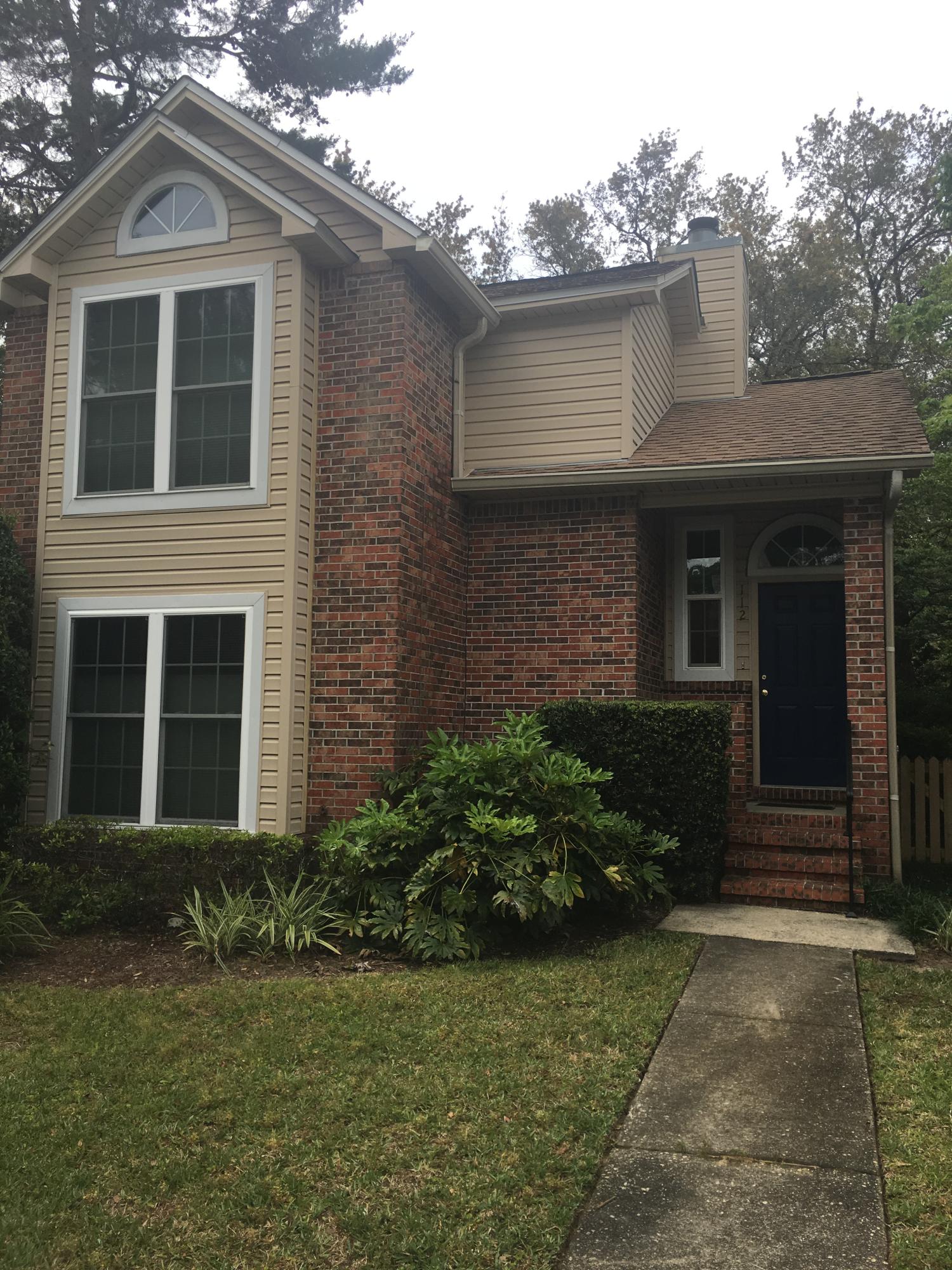 Nice 3 bedroom 2 bath single Family home in heart of Bluewater Bay,2 car carport off back alley, home features vaulted & cathedral ceilings, fresh paint, fireplace. gas stove. Owner will consider small dogs only with a refundable pet deposit and a nonrefundable pet fee.