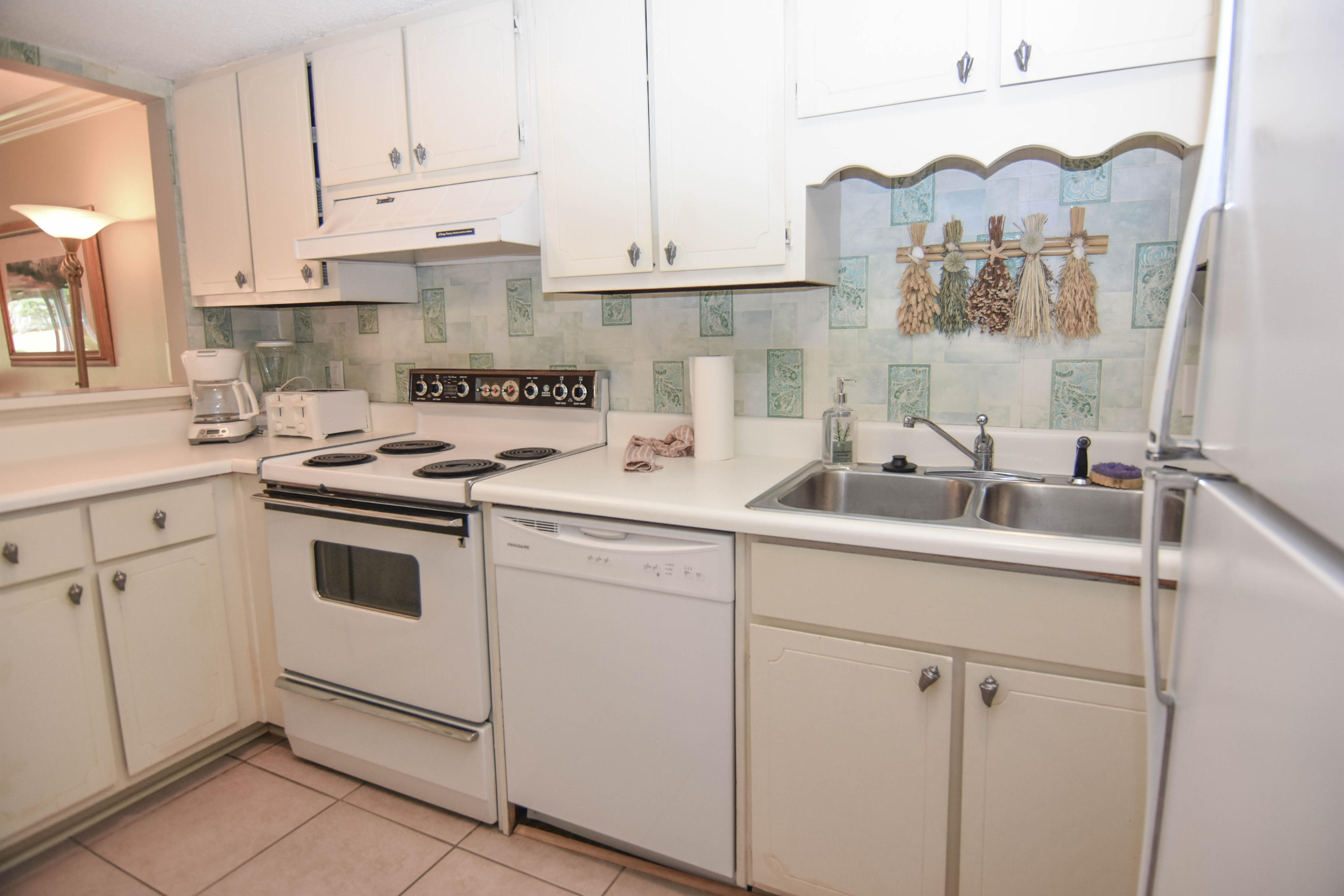 BAYOU VILLAGE CONDO PH 1 - Residential