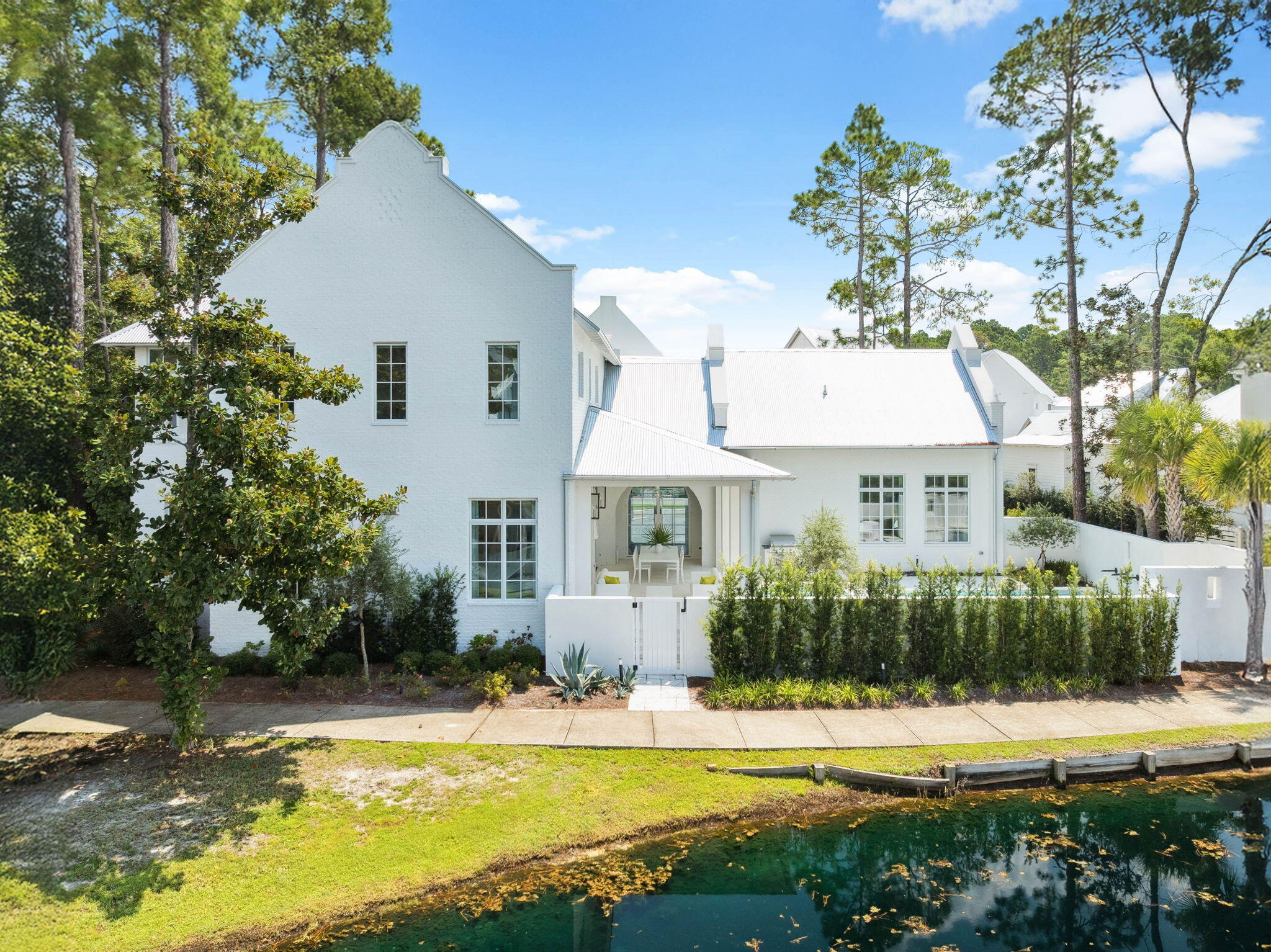 CHURCHILL OAKS - Residential