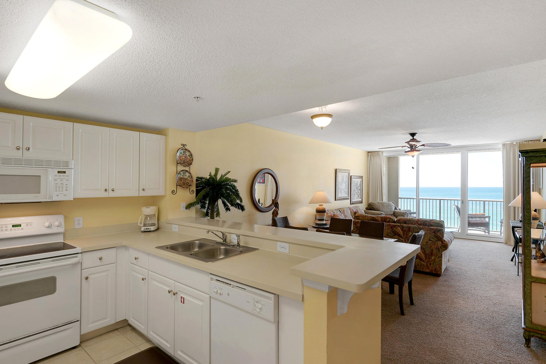 MAJESTIC BEACH TOWERS I - Residential