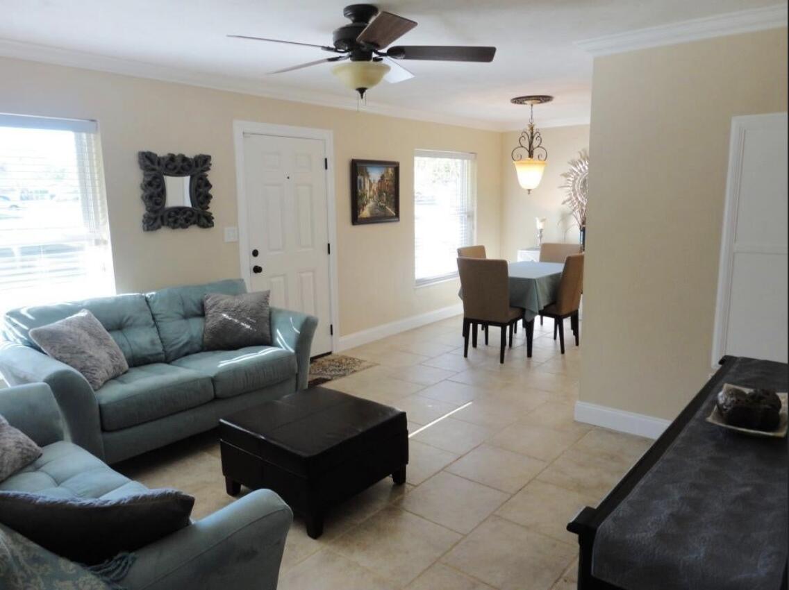 OAK TREE PARK - Residential Lease