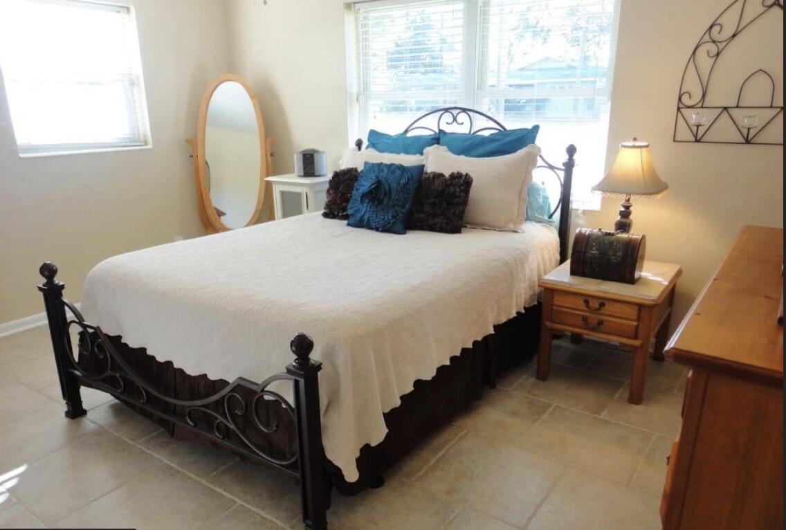 OAK TREE PARK - Residential Lease