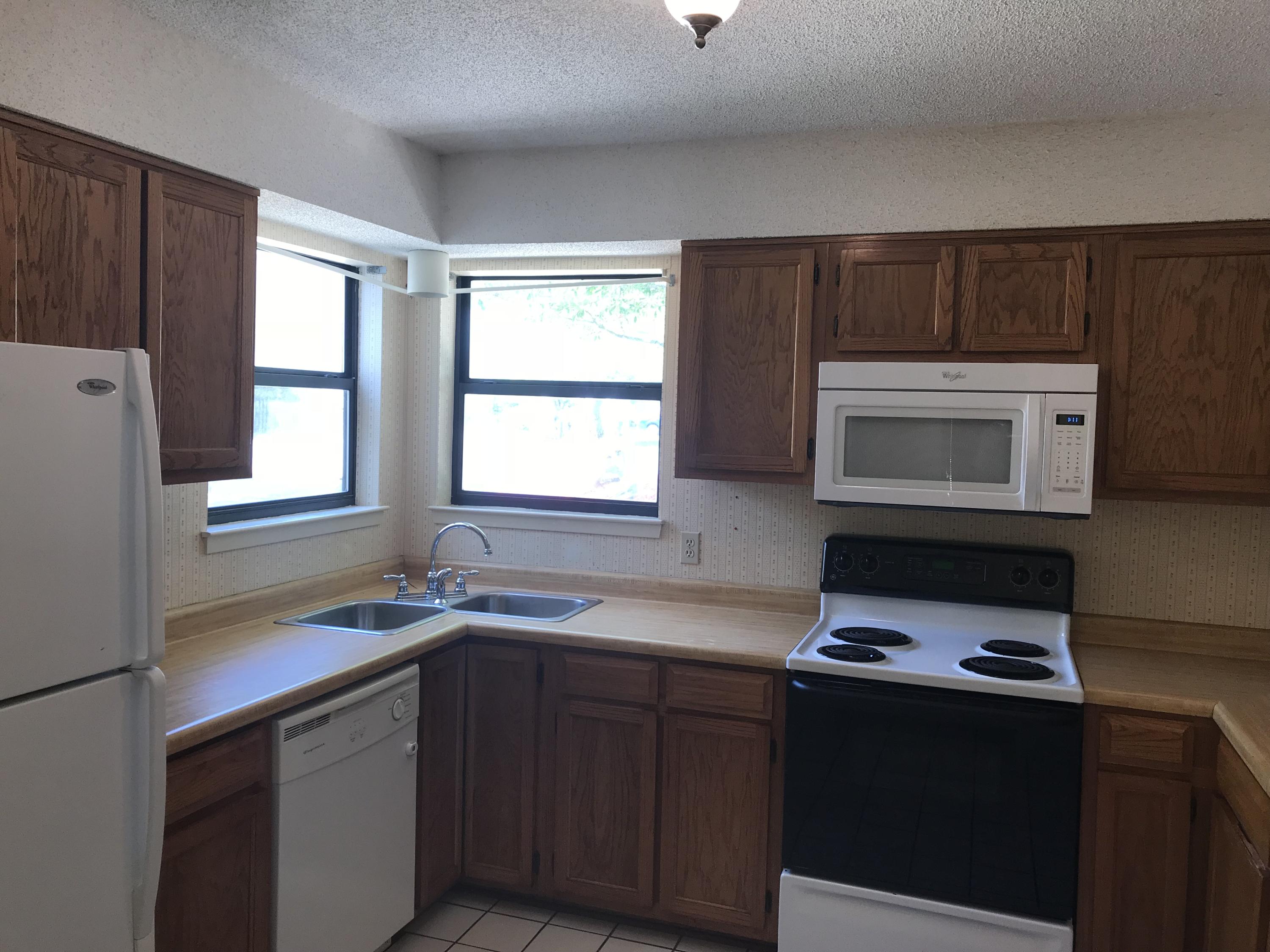 PORT DIXIE - Residential Lease