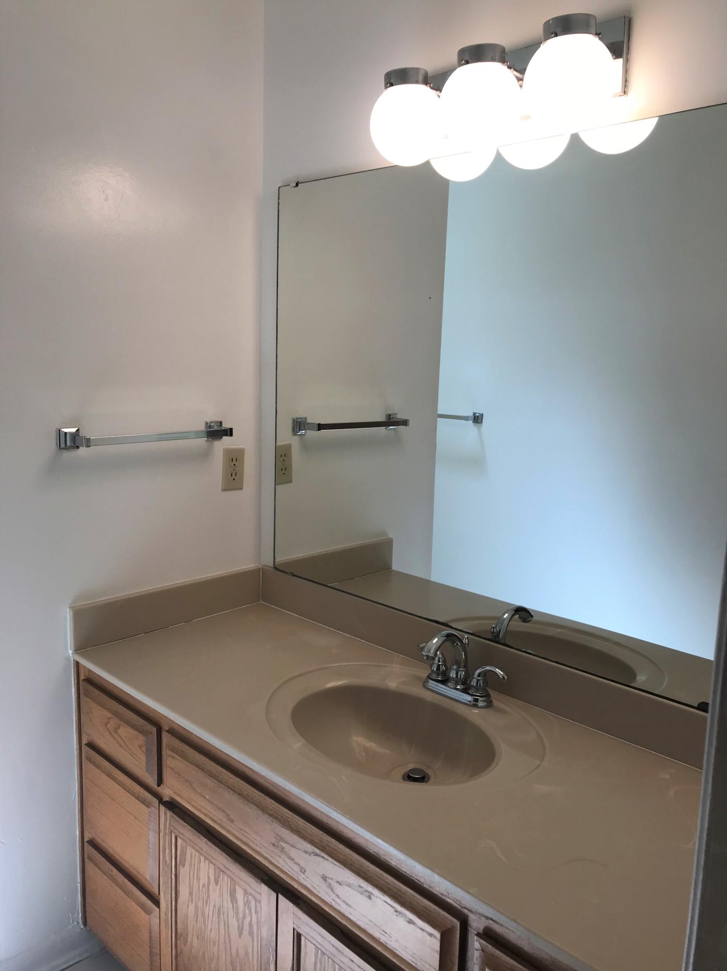 PORT DIXIE - Residential Lease