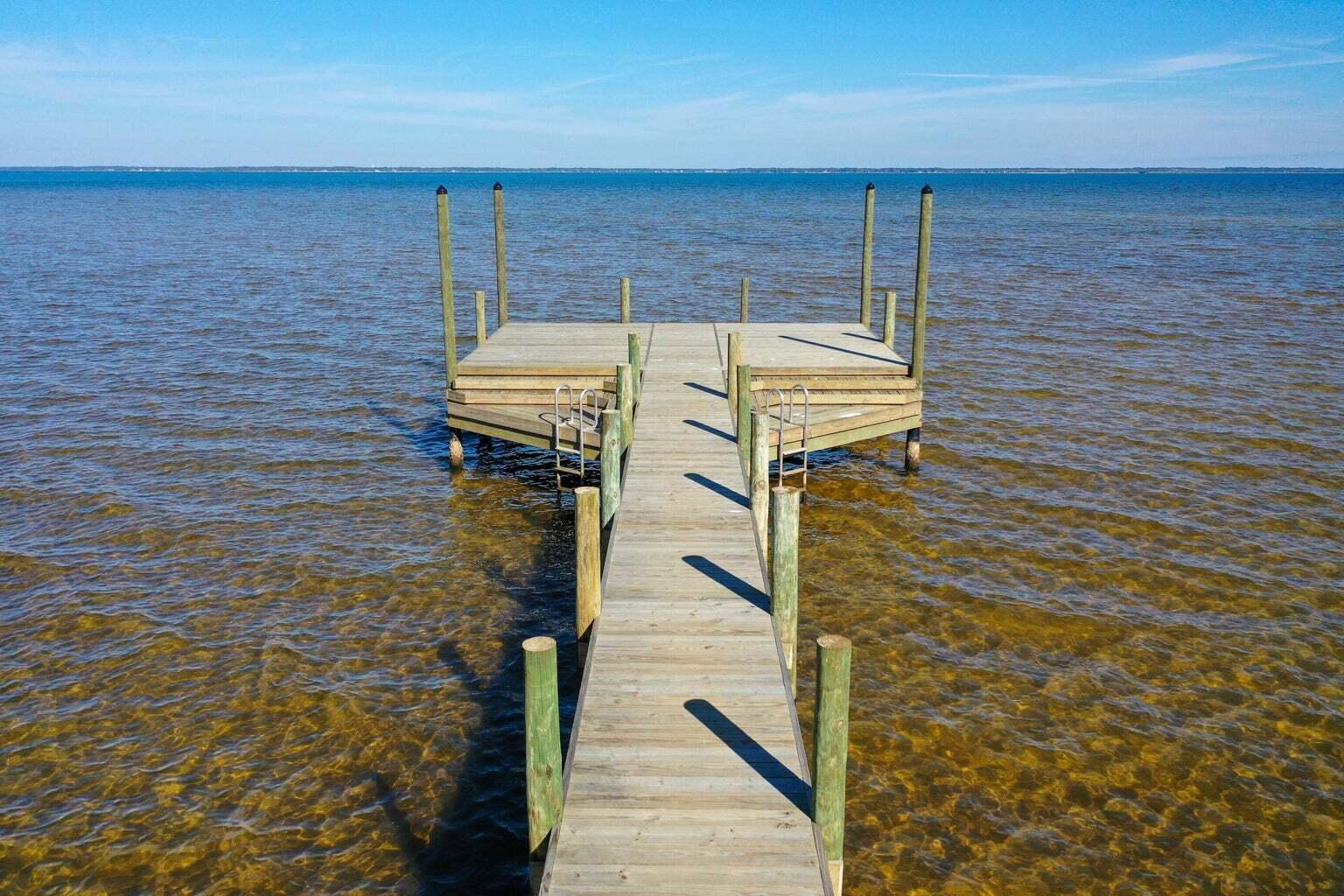 SECLUSION BAY - Land