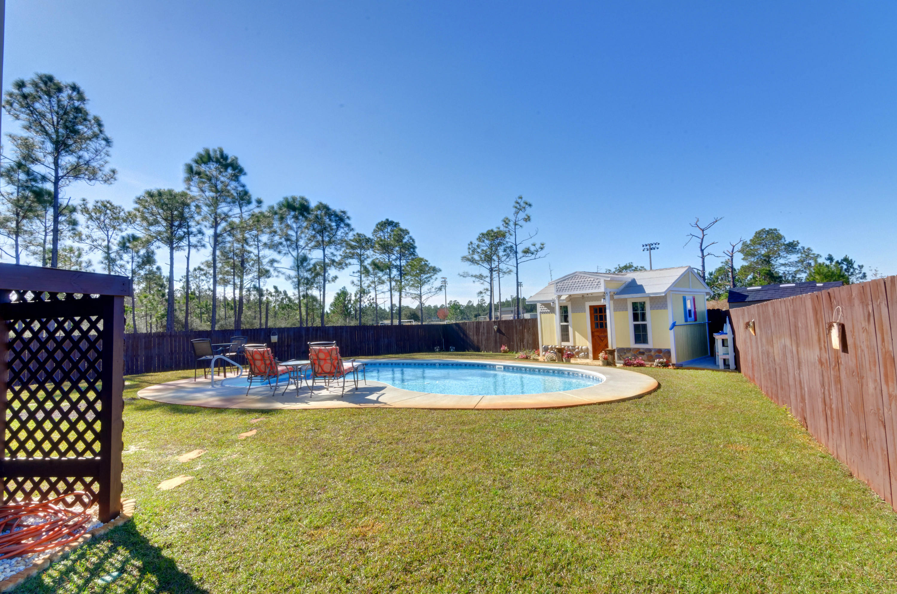 CREETWOOD VILLAGE - Residential