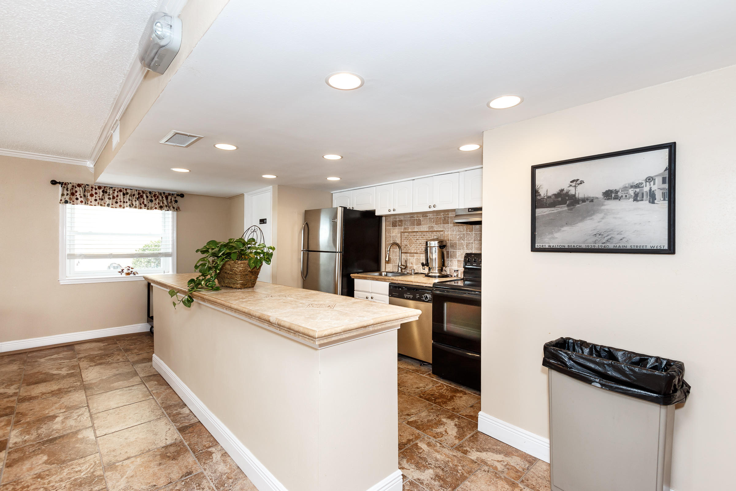 CEDARS CONDO - Residential