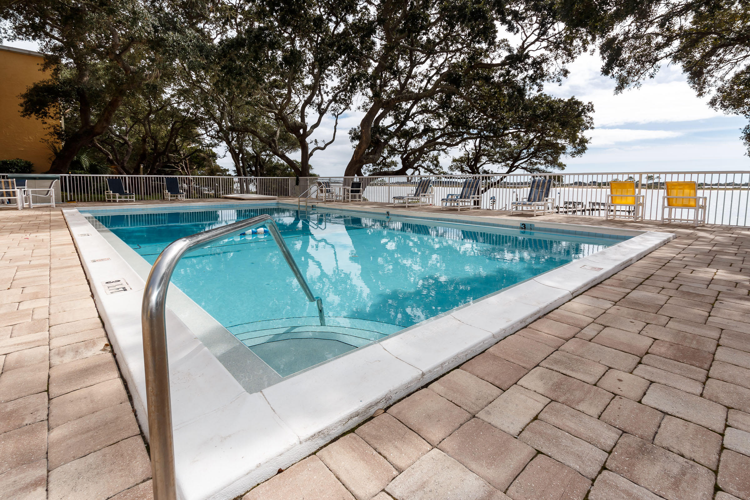 CEDARS CONDO - Residential