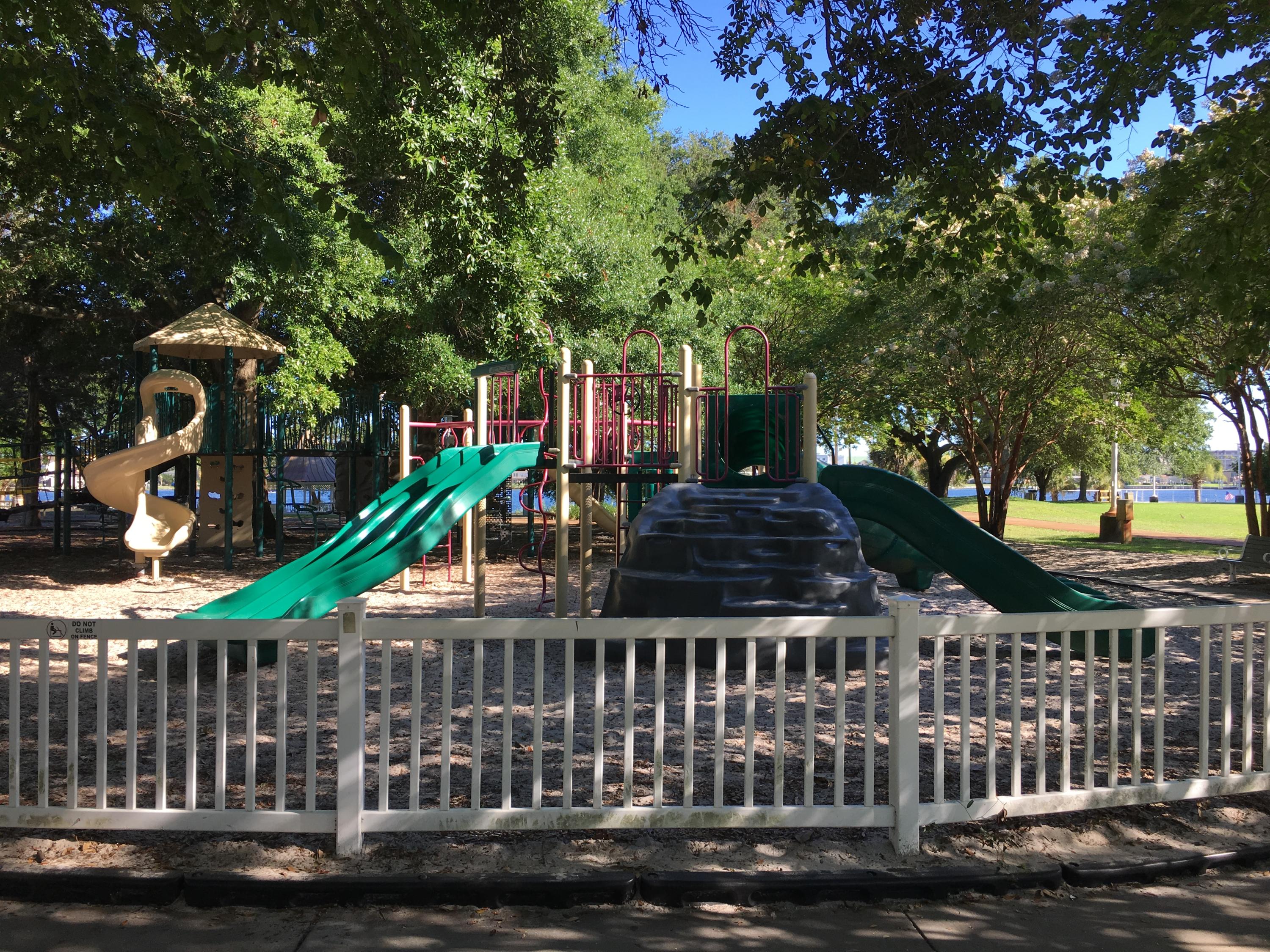 ELLIOTTS POINT - Residential
