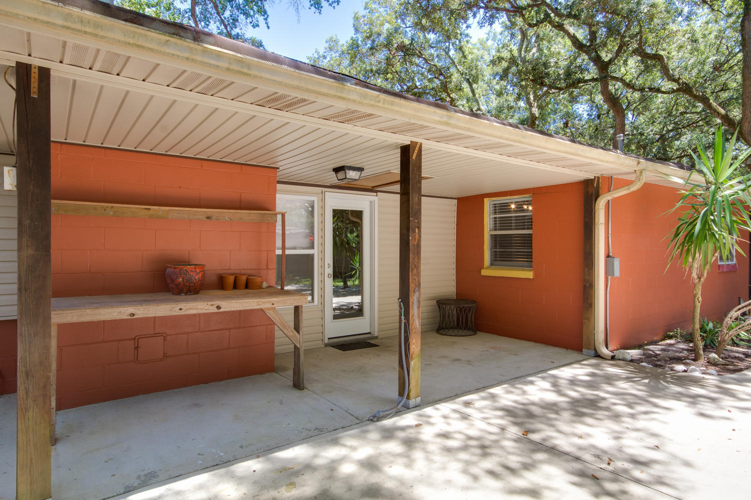 ELLIOTTS POINT - Residential