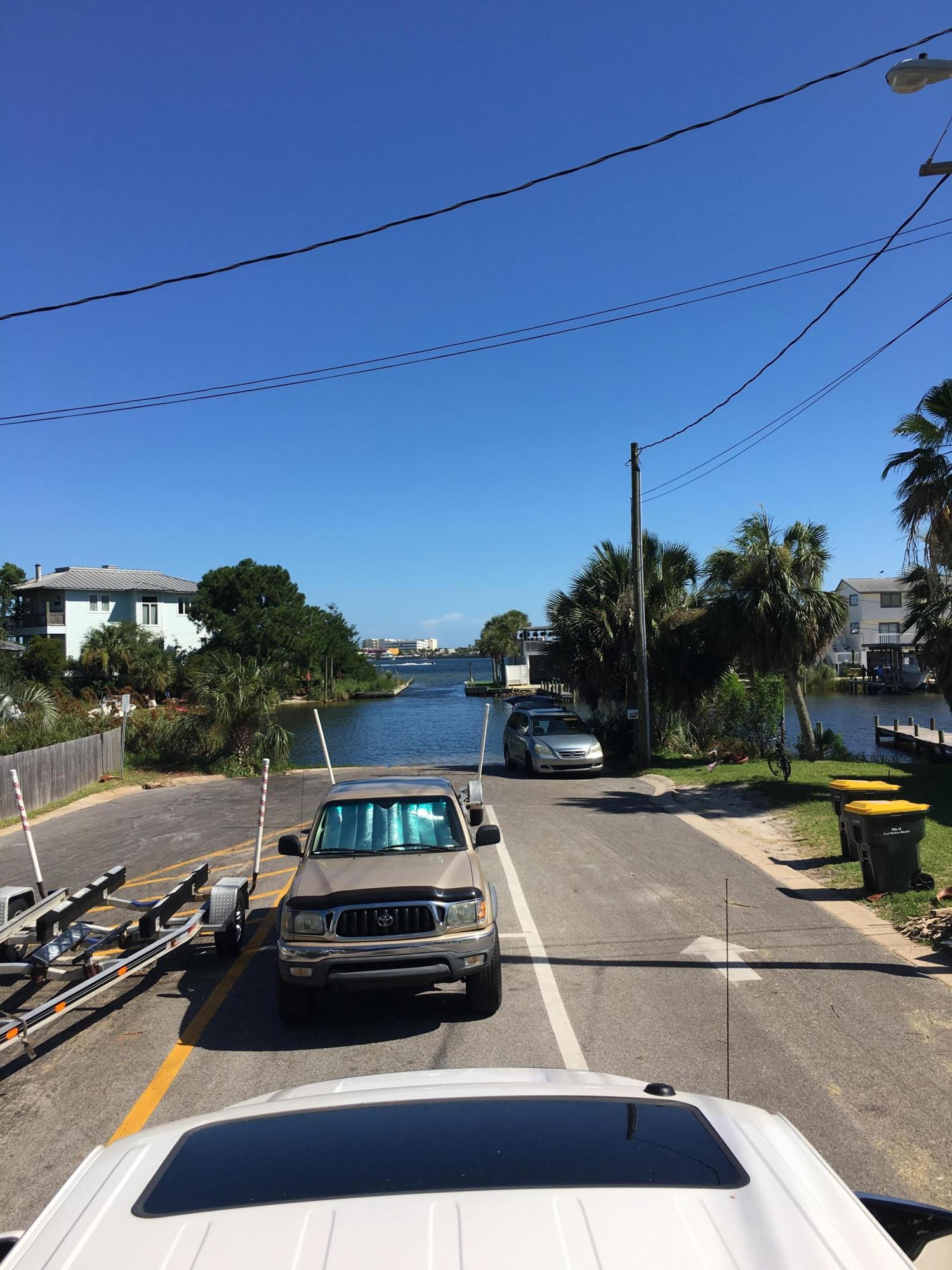 ELLIOTTS POINT - Residential