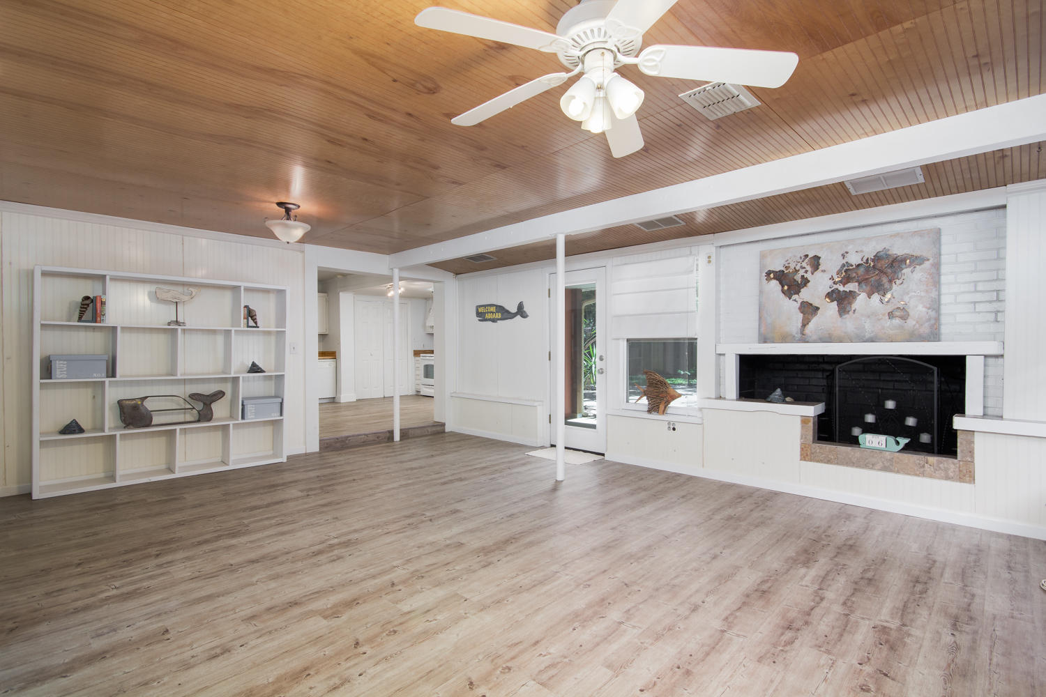 ELLIOTTS POINT - Residential