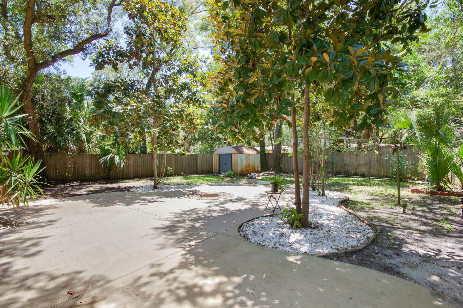 ELLIOTTS POINT - Residential