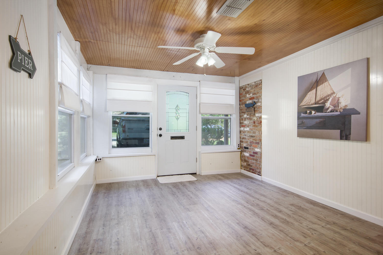 ELLIOTTS POINT - Residential