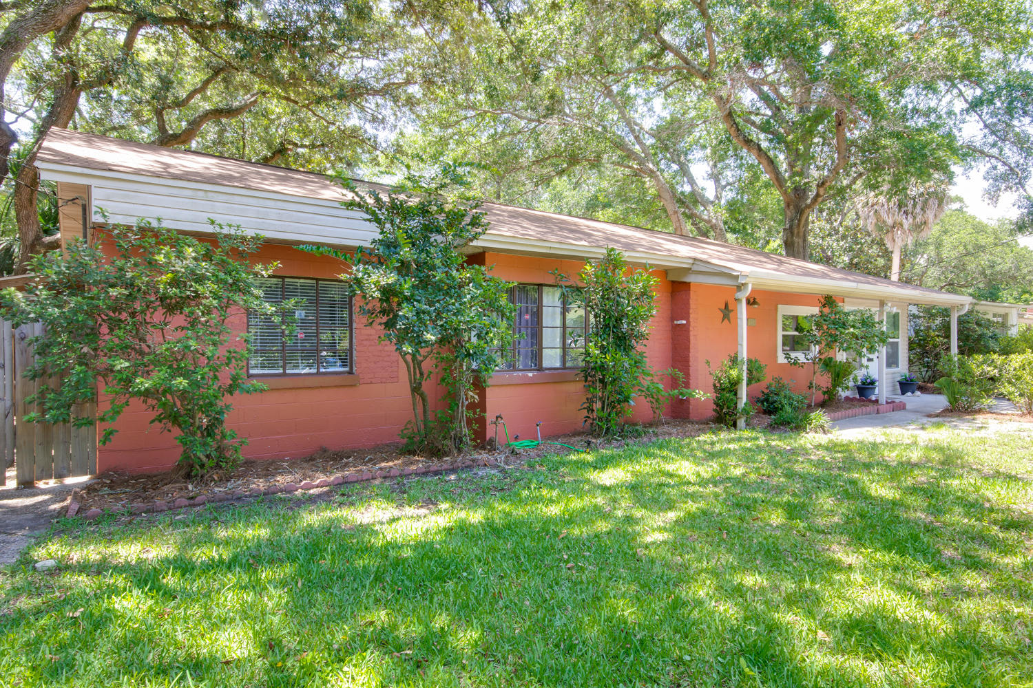 Walk, bike, or drive a golf cart to Publix and all the parks, shops, restaurants, and entertainment that downtown Fort Walton has to offer! This ranch style cottage is equipped with a brand new roof, new flooring, 2 driveways (with enough room for your boat), and a great in-ground fire pit in the big shaded backyard. Just 2 short blocks from the neighborhood boat launch on Walkedge Dr. and within walking distance to multiple neighborhood and waterfront parks, 32 Pryor Rd. is tucked away in one of the most established, convenient, and desirable neighborhoods in all of Okaloosa County. Call today for a private showing! You won't want to miss this opportunity to live in Elliott Point for under $200k!