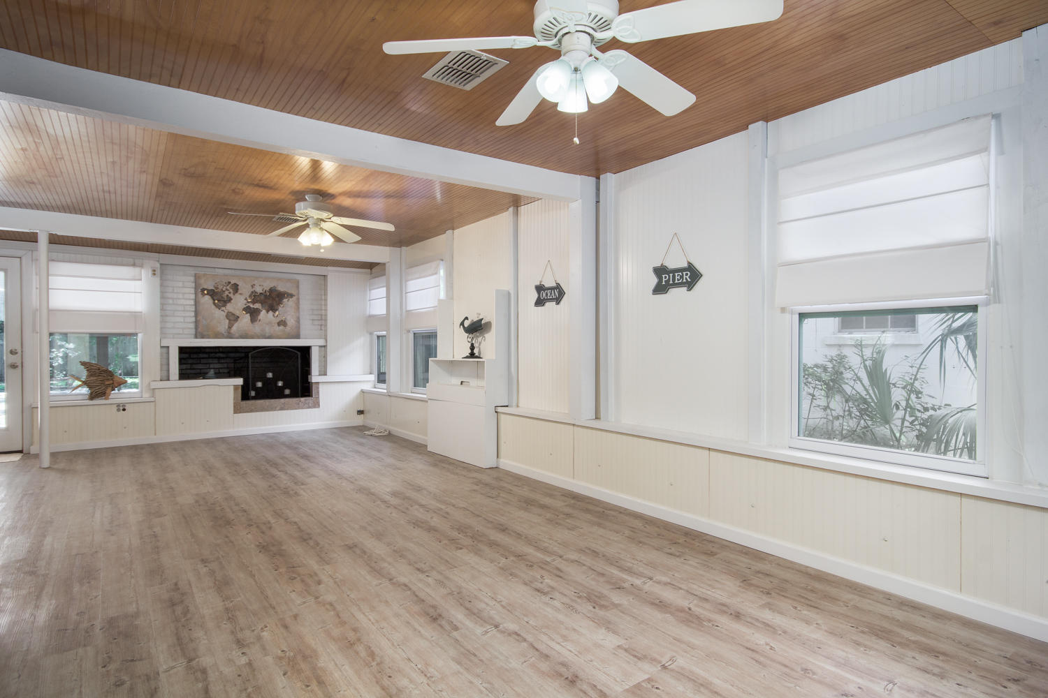 ELLIOTTS POINT - Residential