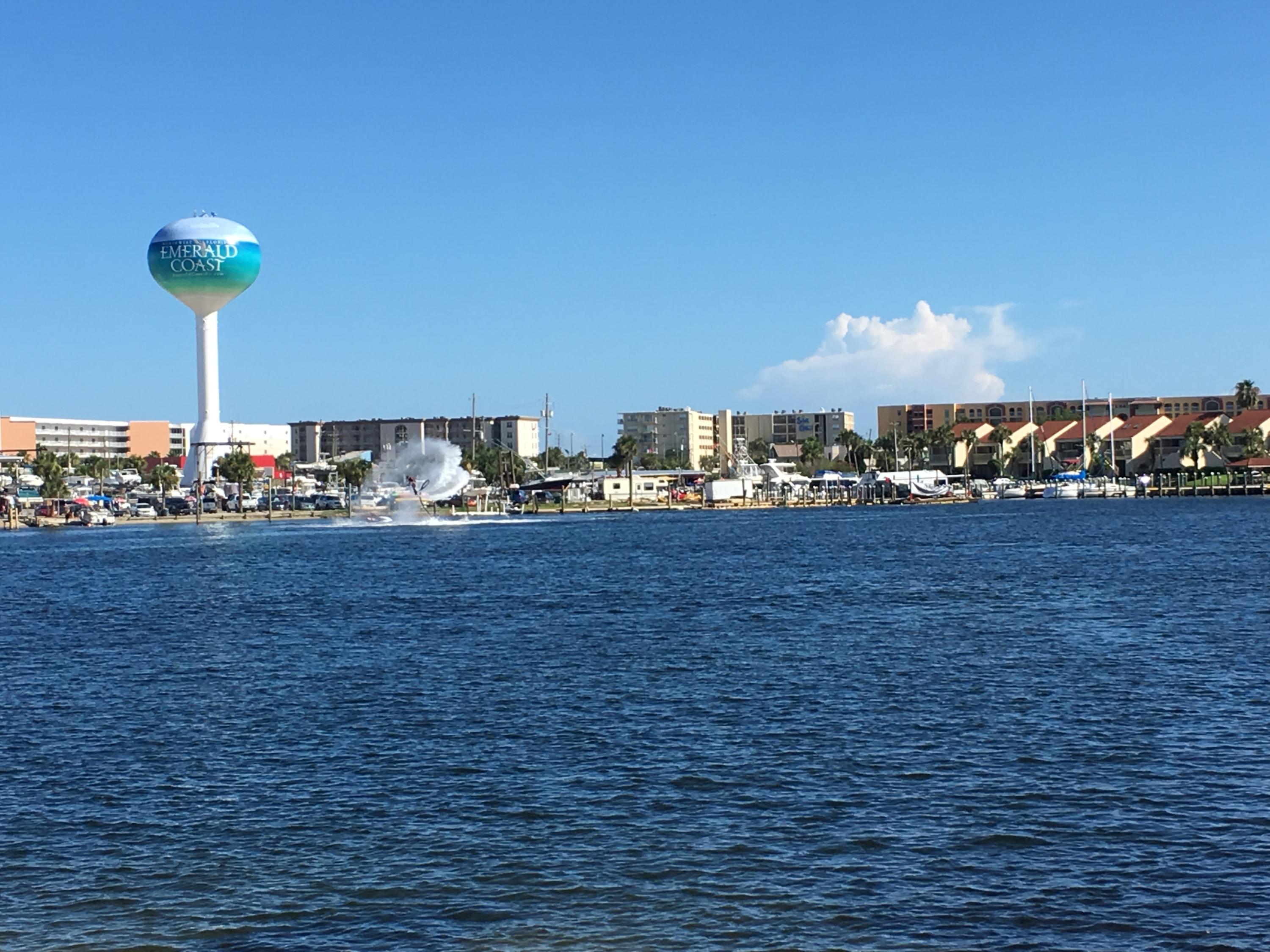 ELLIOTTS POINT - Residential