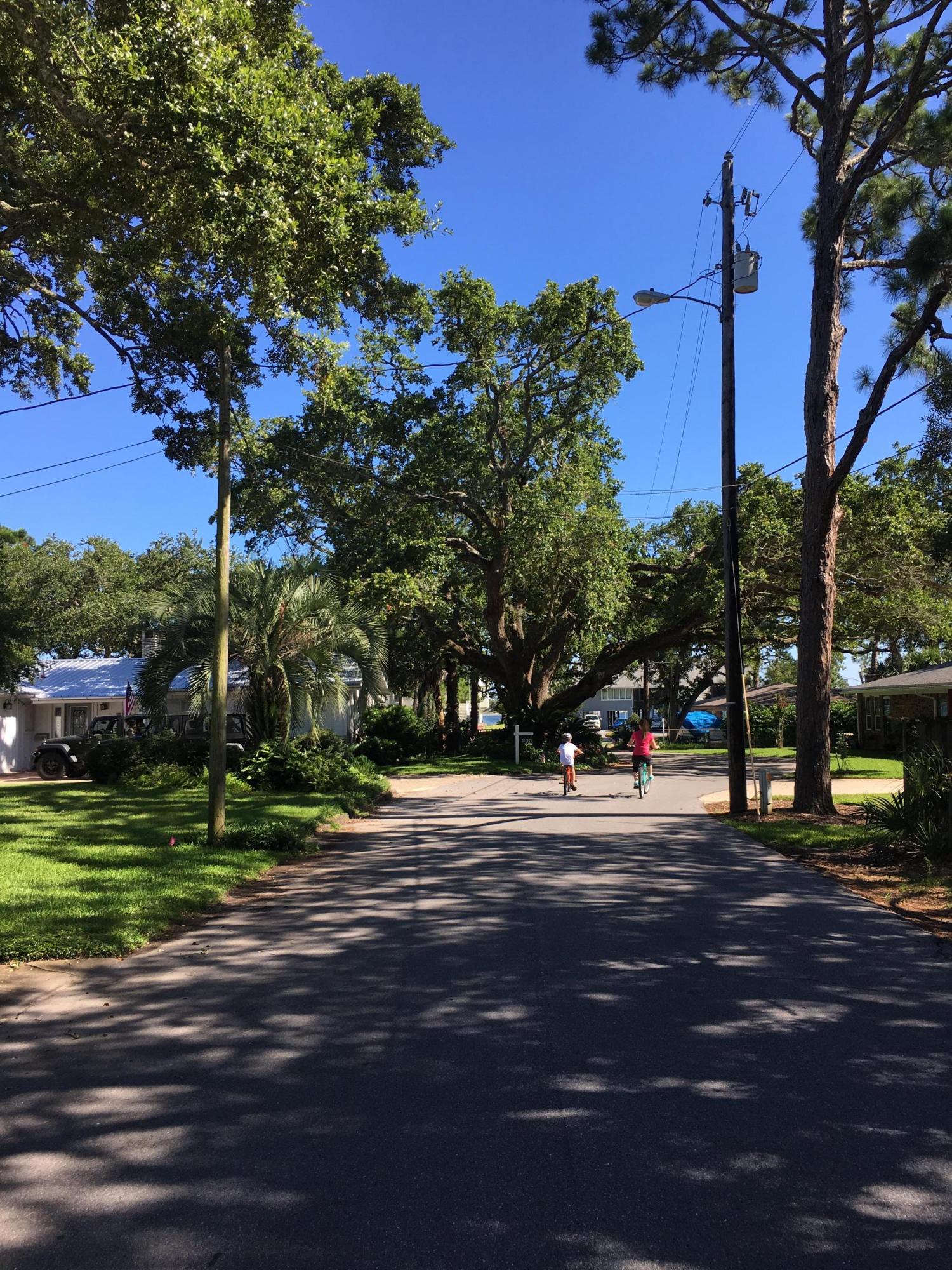 ELLIOTTS POINT - Residential