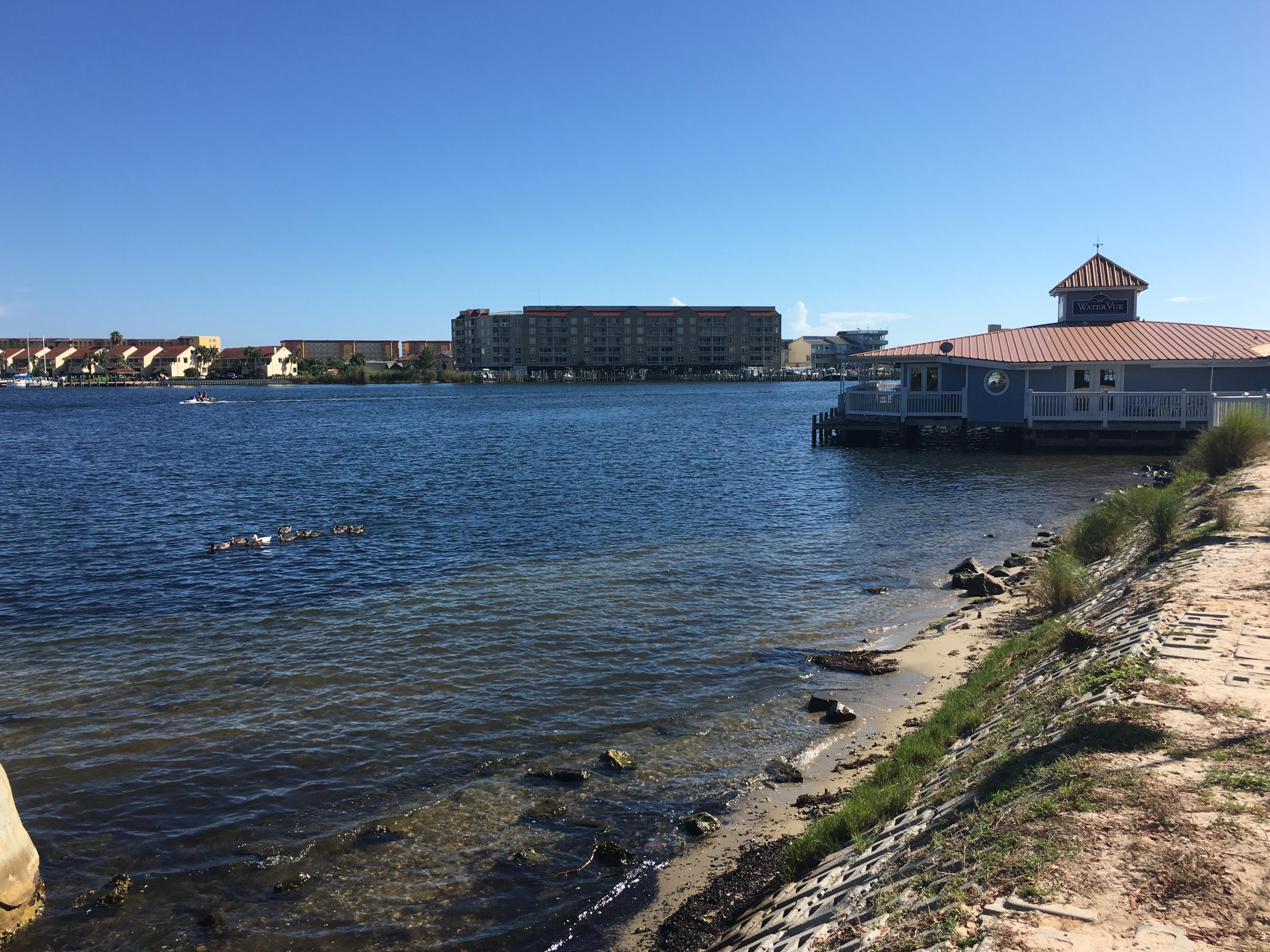 ELLIOTTS POINT - Residential