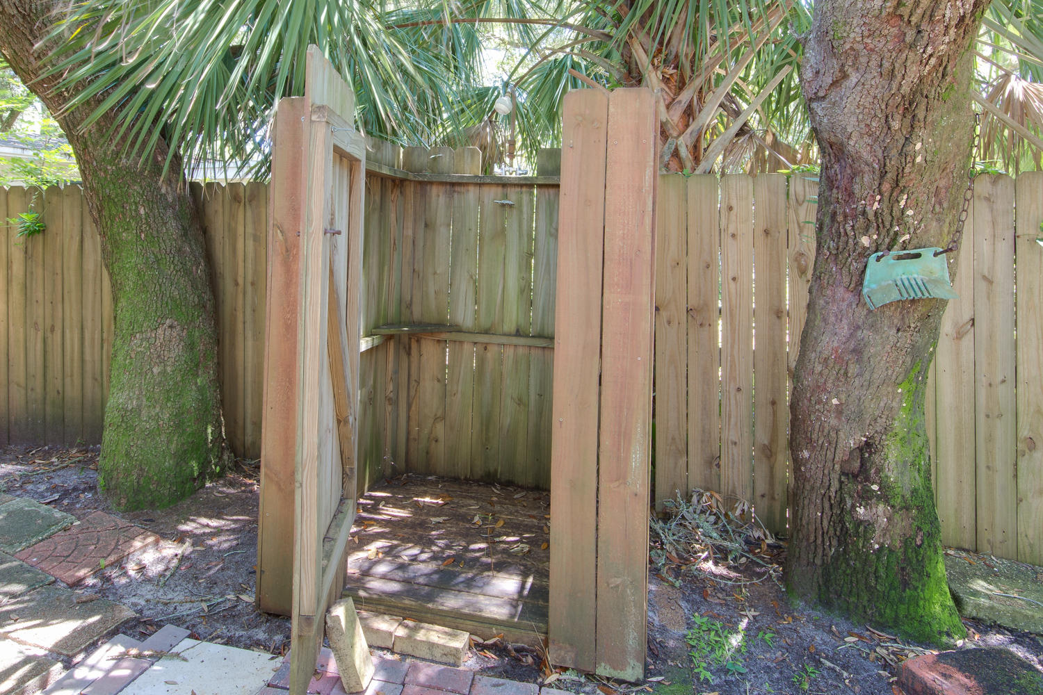 ELLIOTTS POINT - Residential