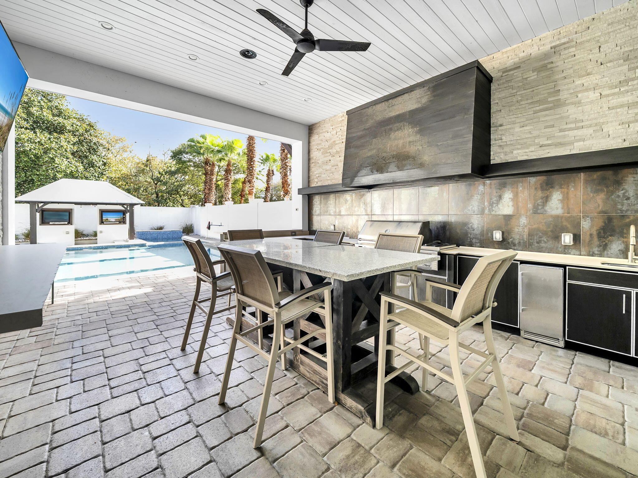 CRYSTAL BEACH - Residential