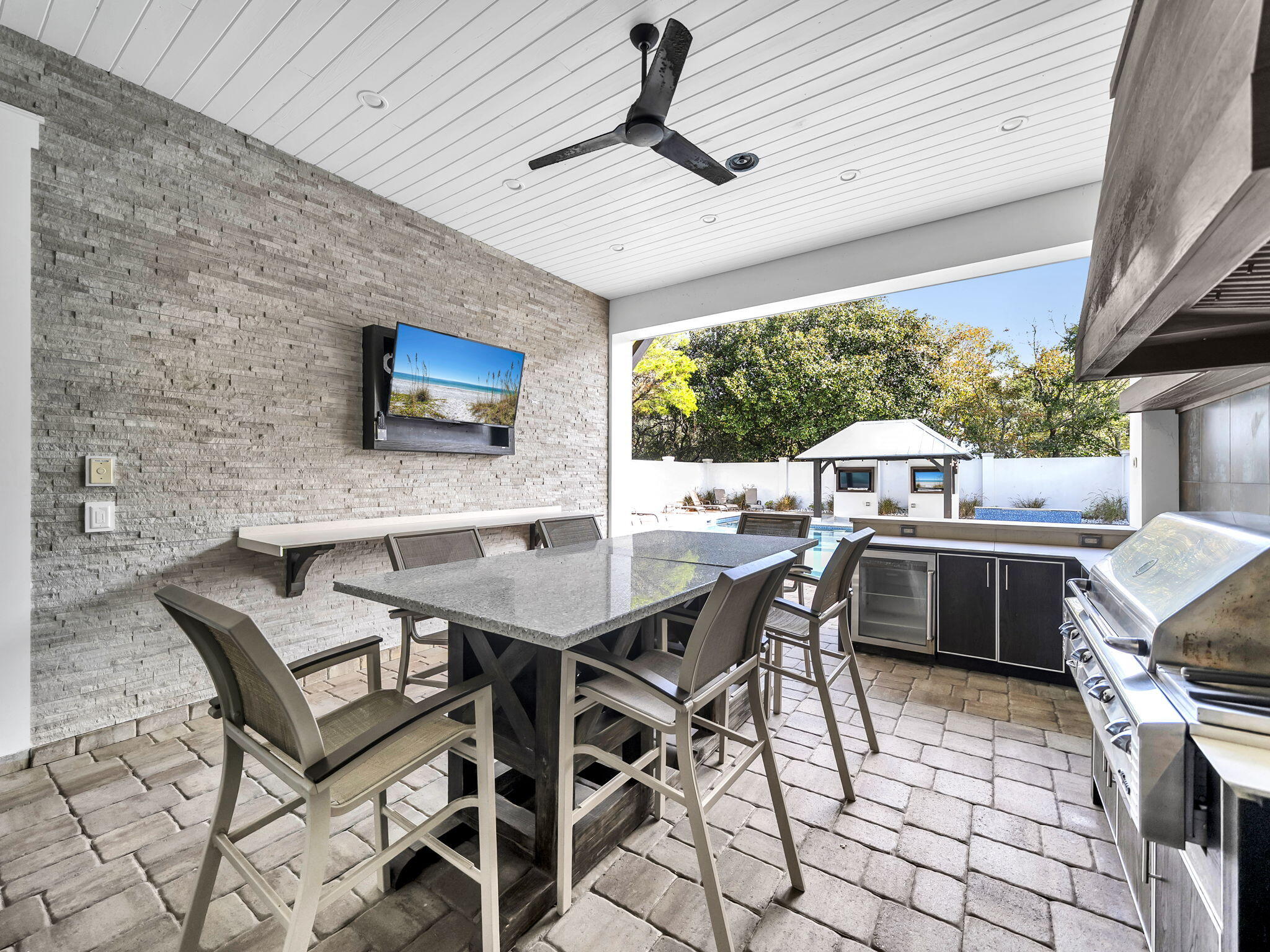 CRYSTAL BEACH - Residential