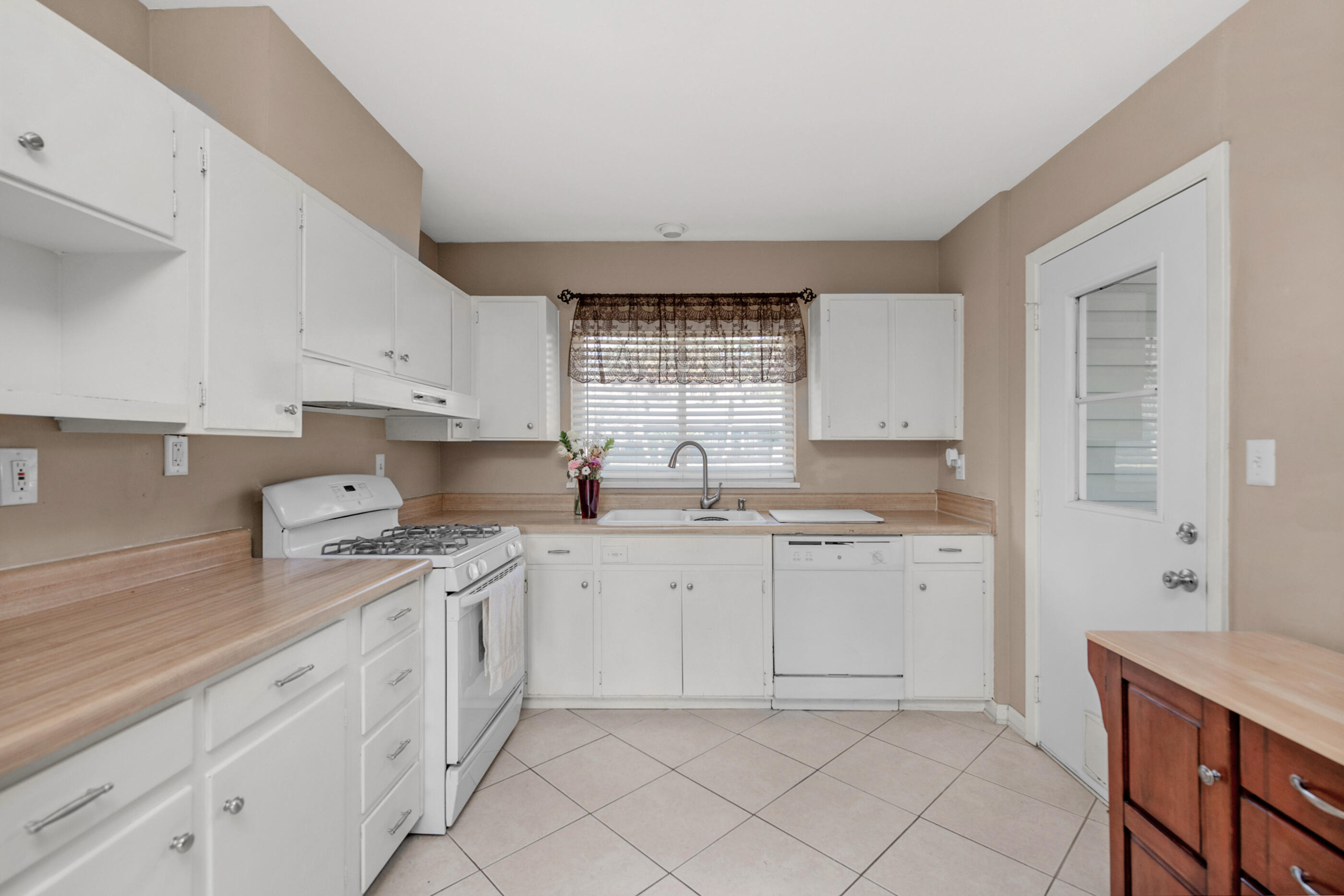 Vesta Hts 1st - Residential