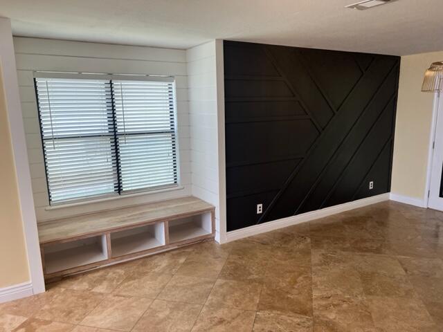 DOLPHIN ESTATES - Residential Lease