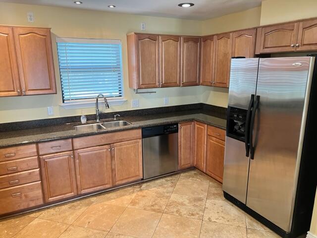DOLPHIN ESTATES - Residential Lease