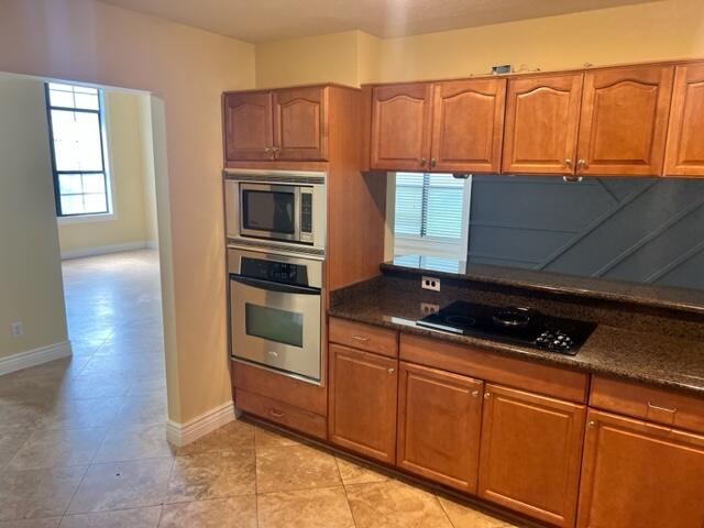 DOLPHIN ESTATES - Residential Lease