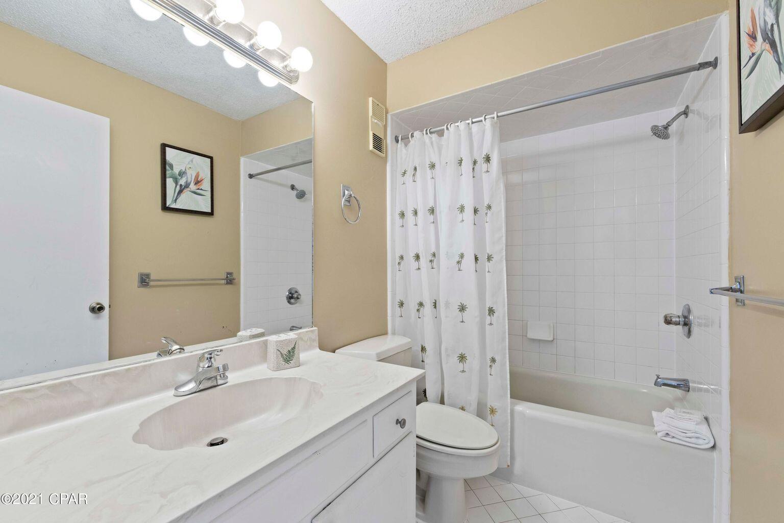 REGENCY TOWERS - Residential