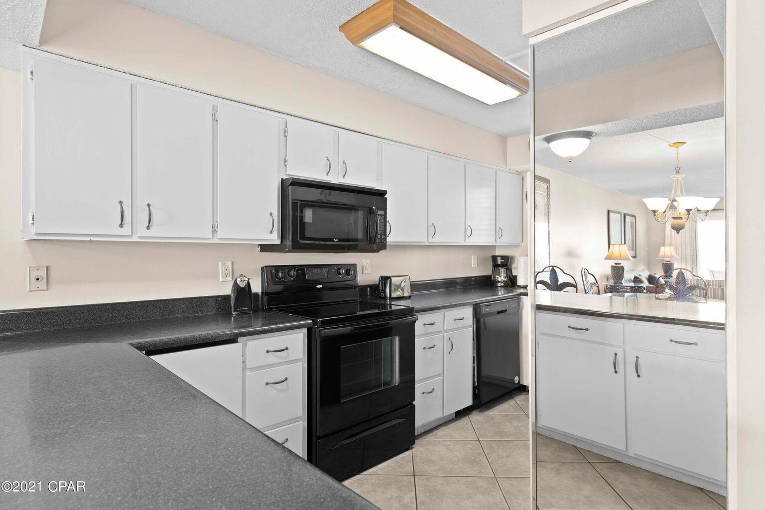 REGENCY TOWERS - Residential