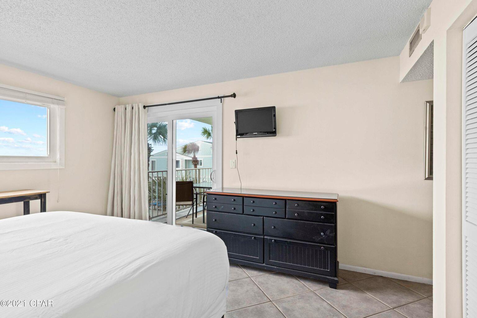 REGENCY TOWERS - Residential