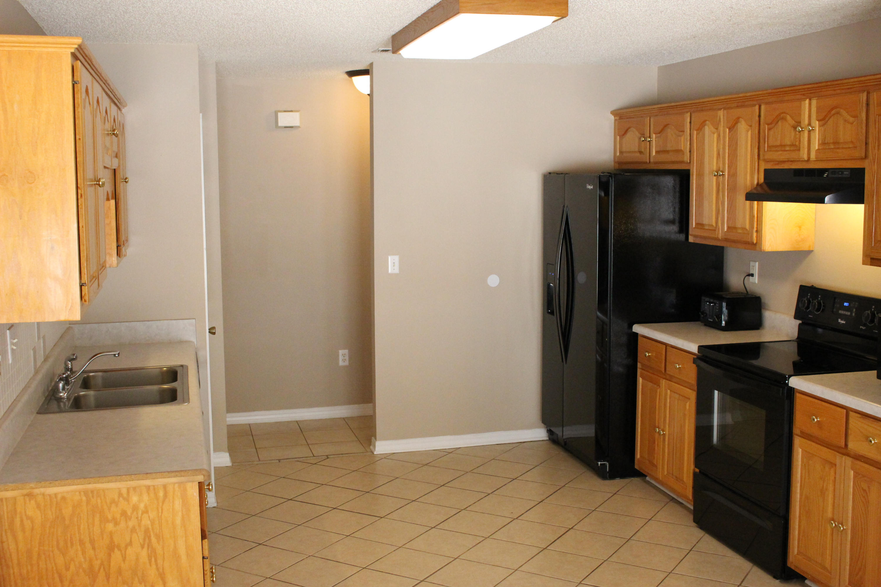 RIVERCHASE S/D PH 1 - Residential Lease