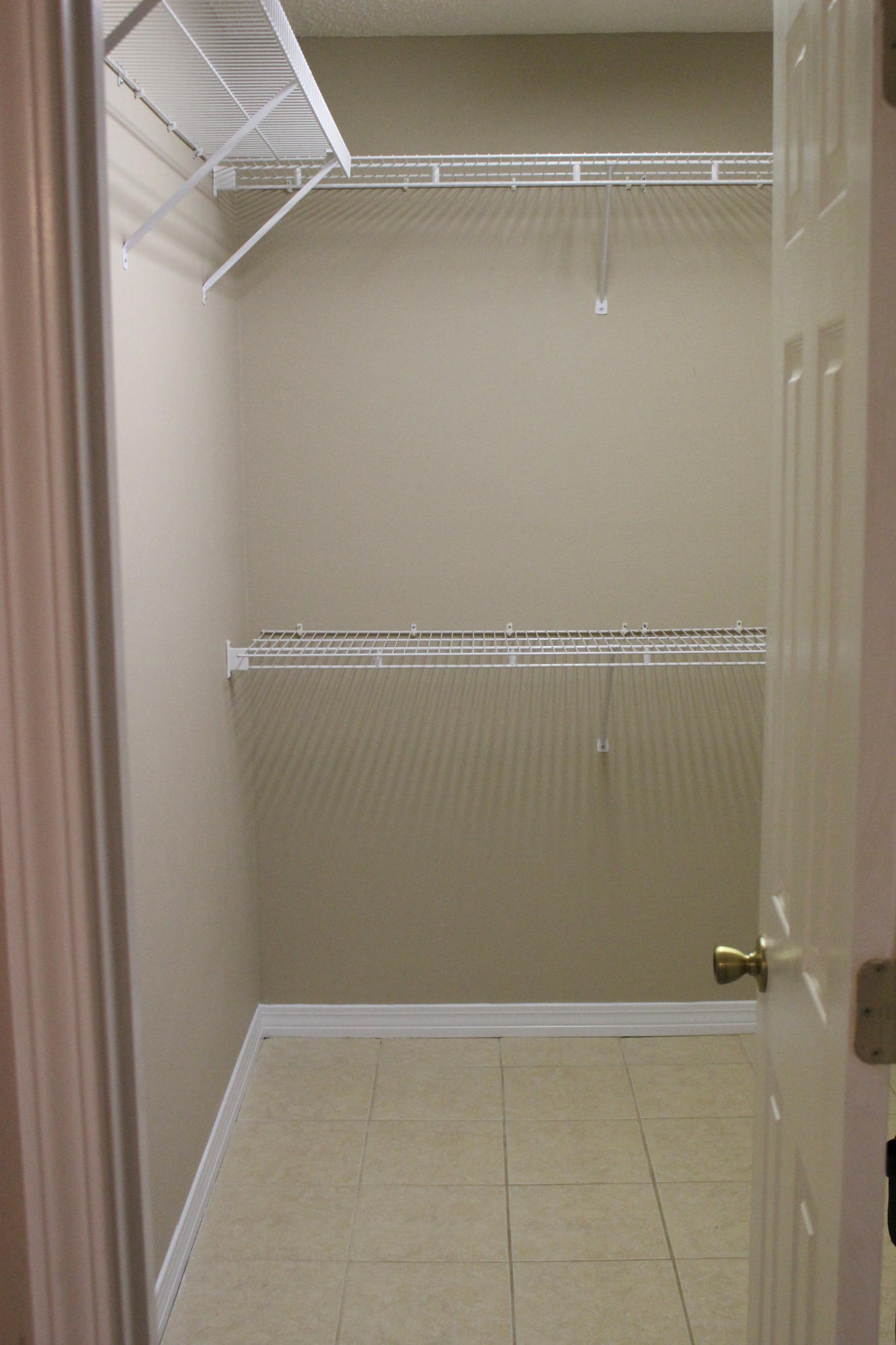RIVERCHASE S/D PH 1 - Residential Lease