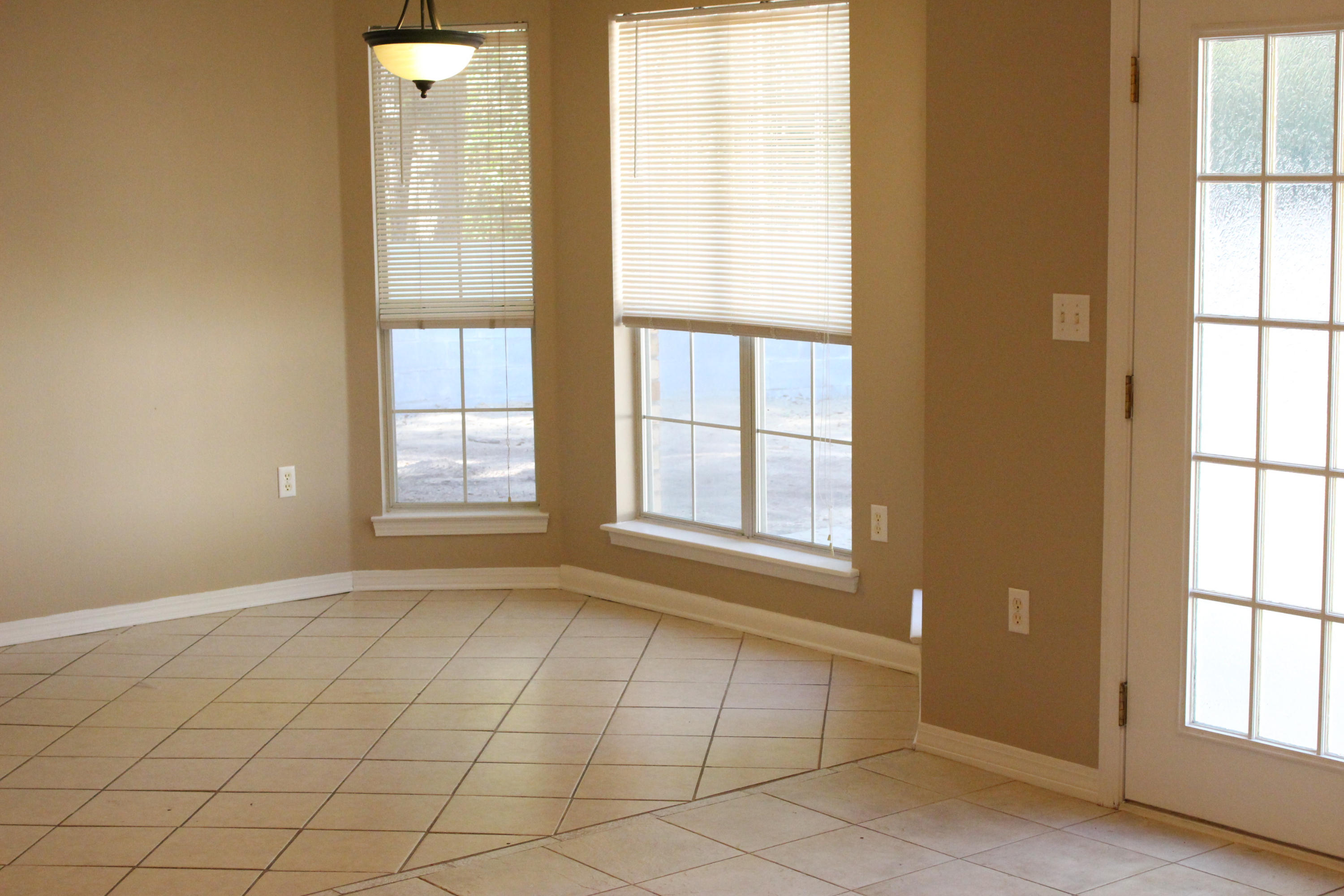 RIVERCHASE S/D PH 1 - Residential Lease