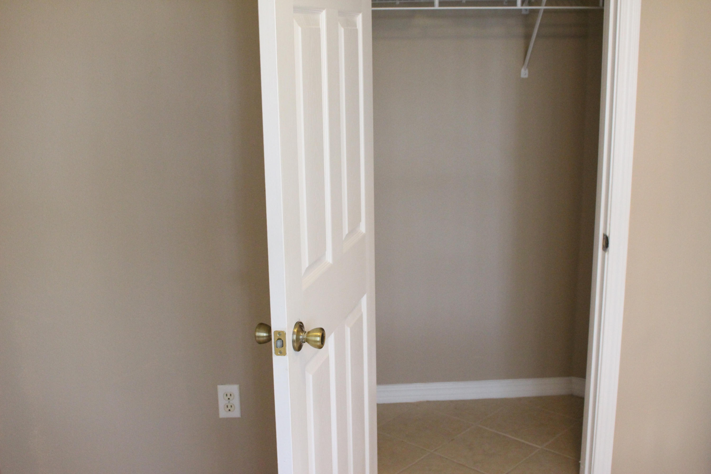 RIVERCHASE S/D PH 1 - Residential Lease
