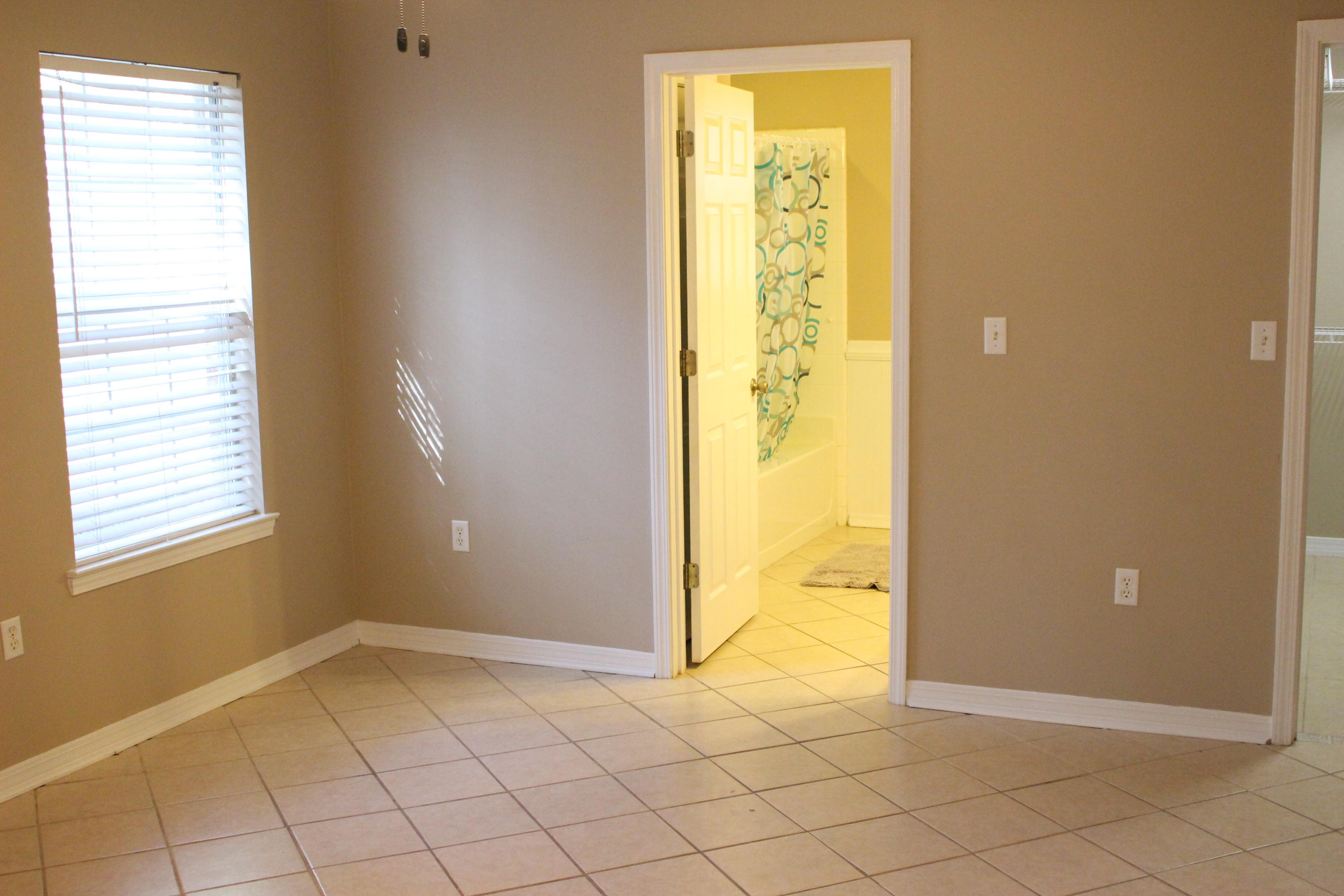 RIVERCHASE S/D PH 1 - Residential Lease
