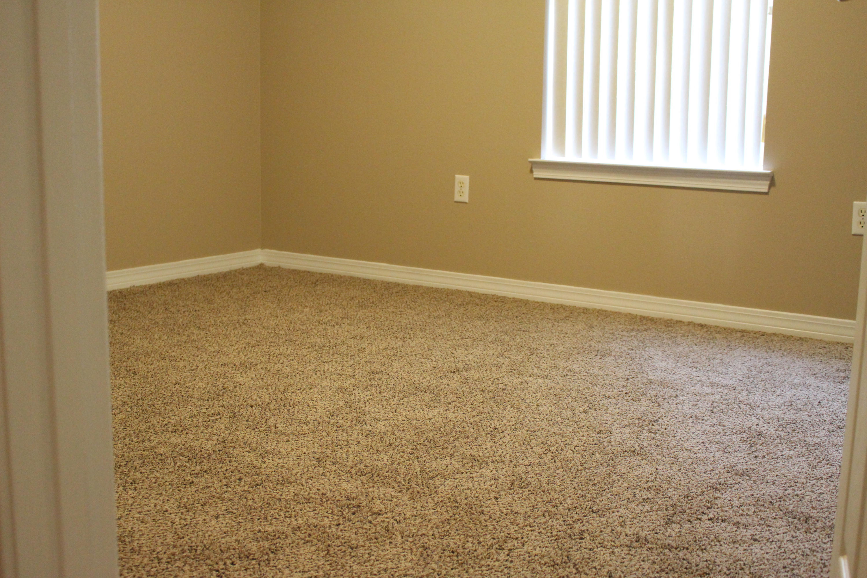 RIVERCHASE S/D PH 1 - Residential Lease