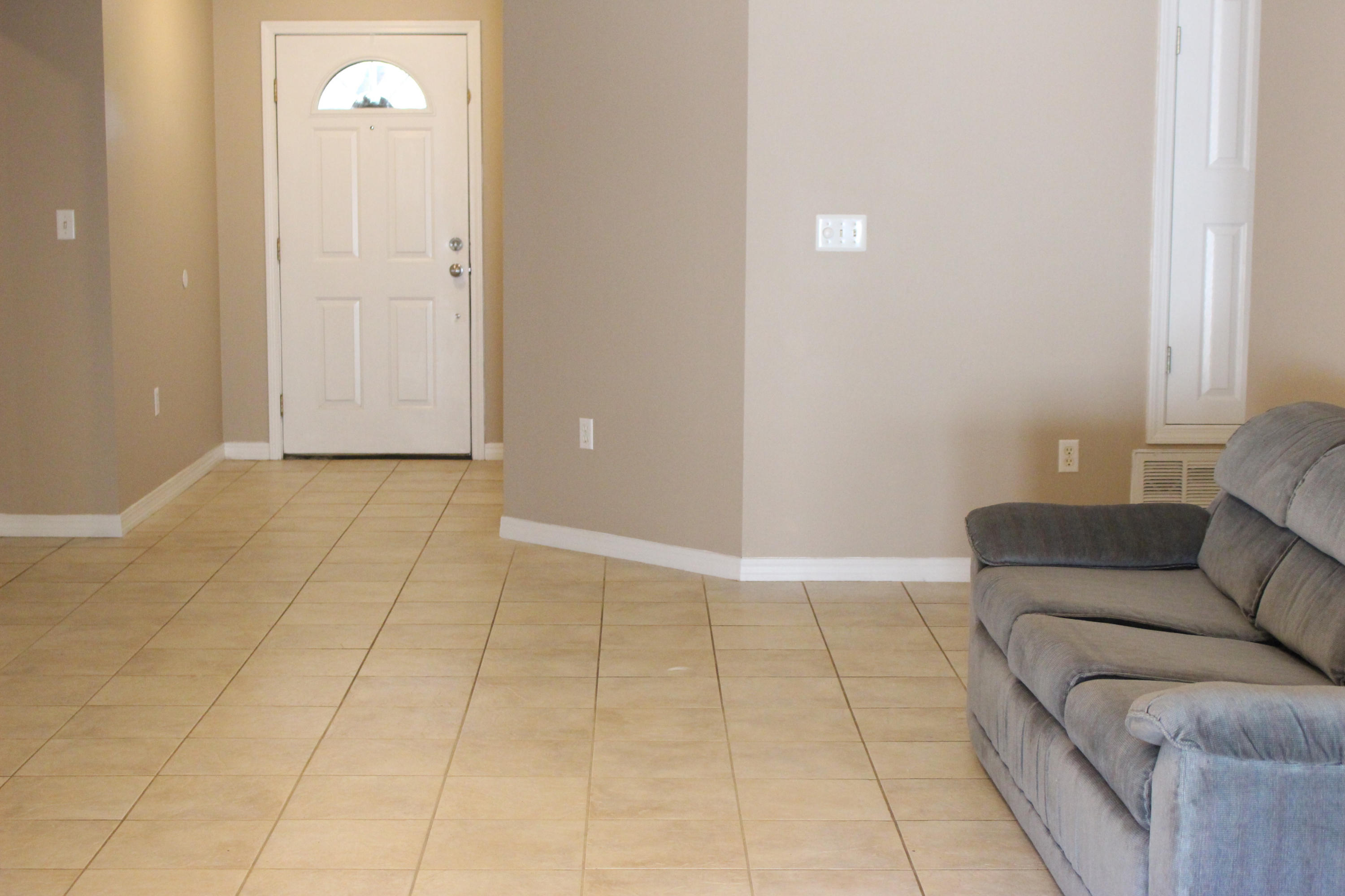 RIVERCHASE S/D PH 1 - Residential Lease