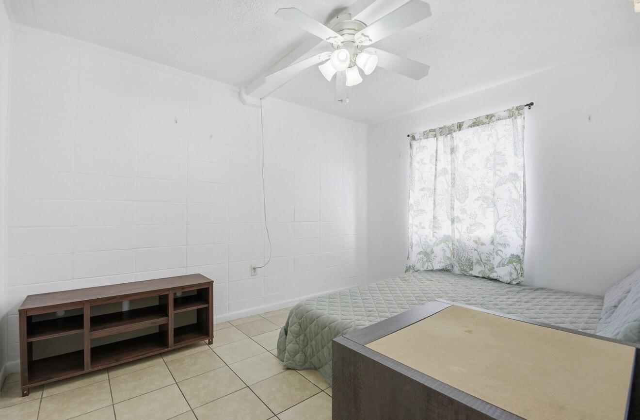 BREAKERS WEST - Residential