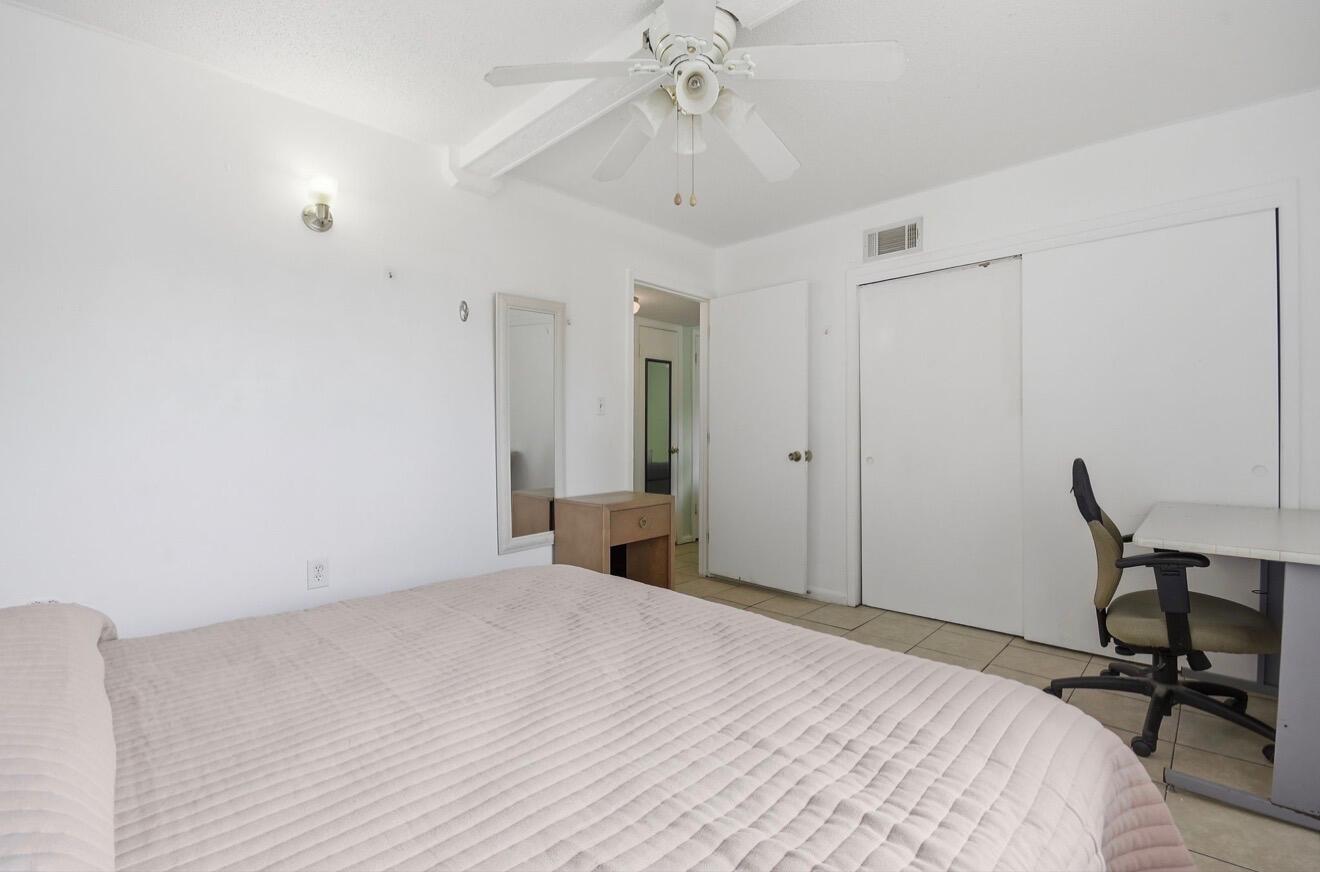 BREAKERS WEST - Residential