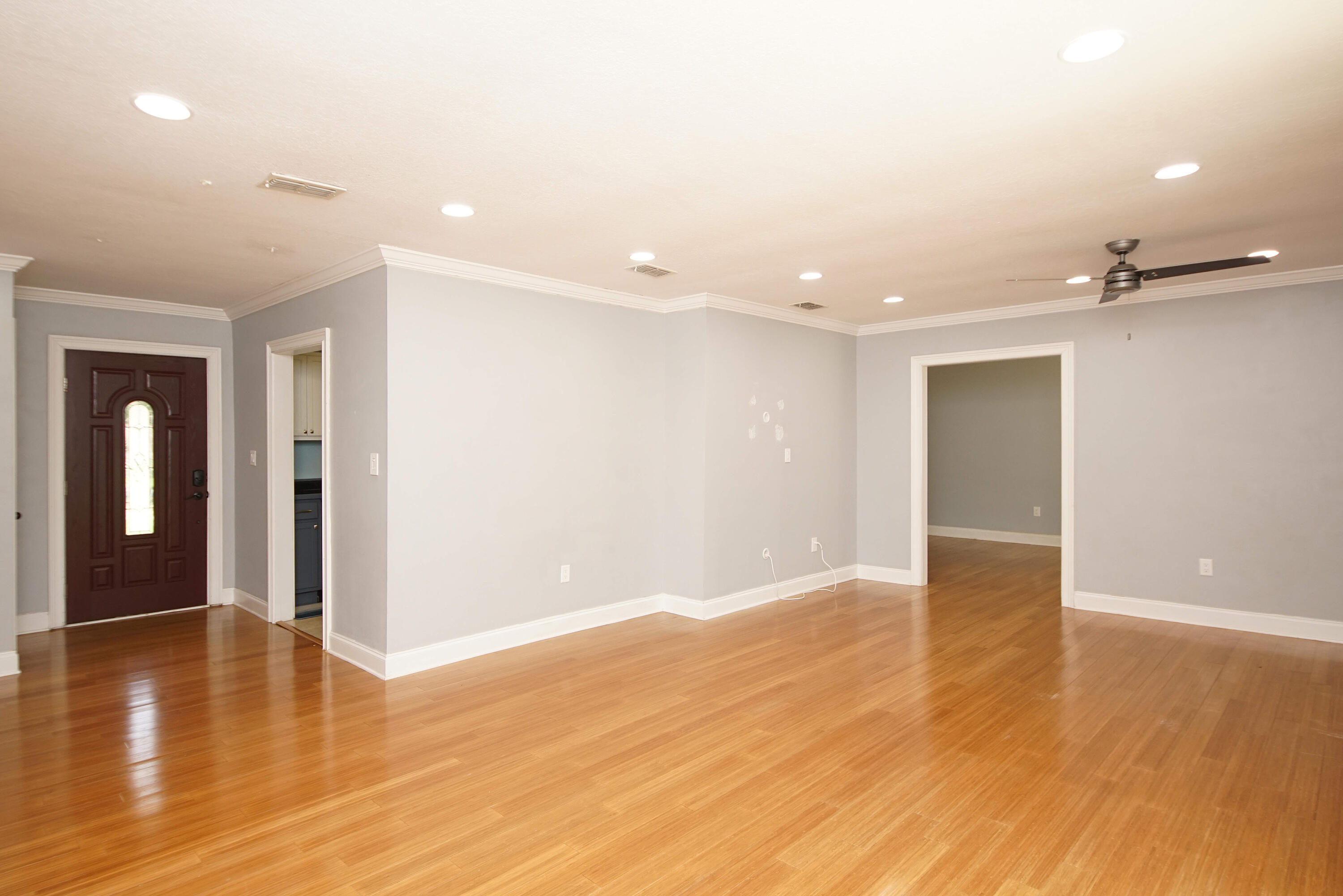 PINE LAKE S/D LOT 33 BLK B - Residential