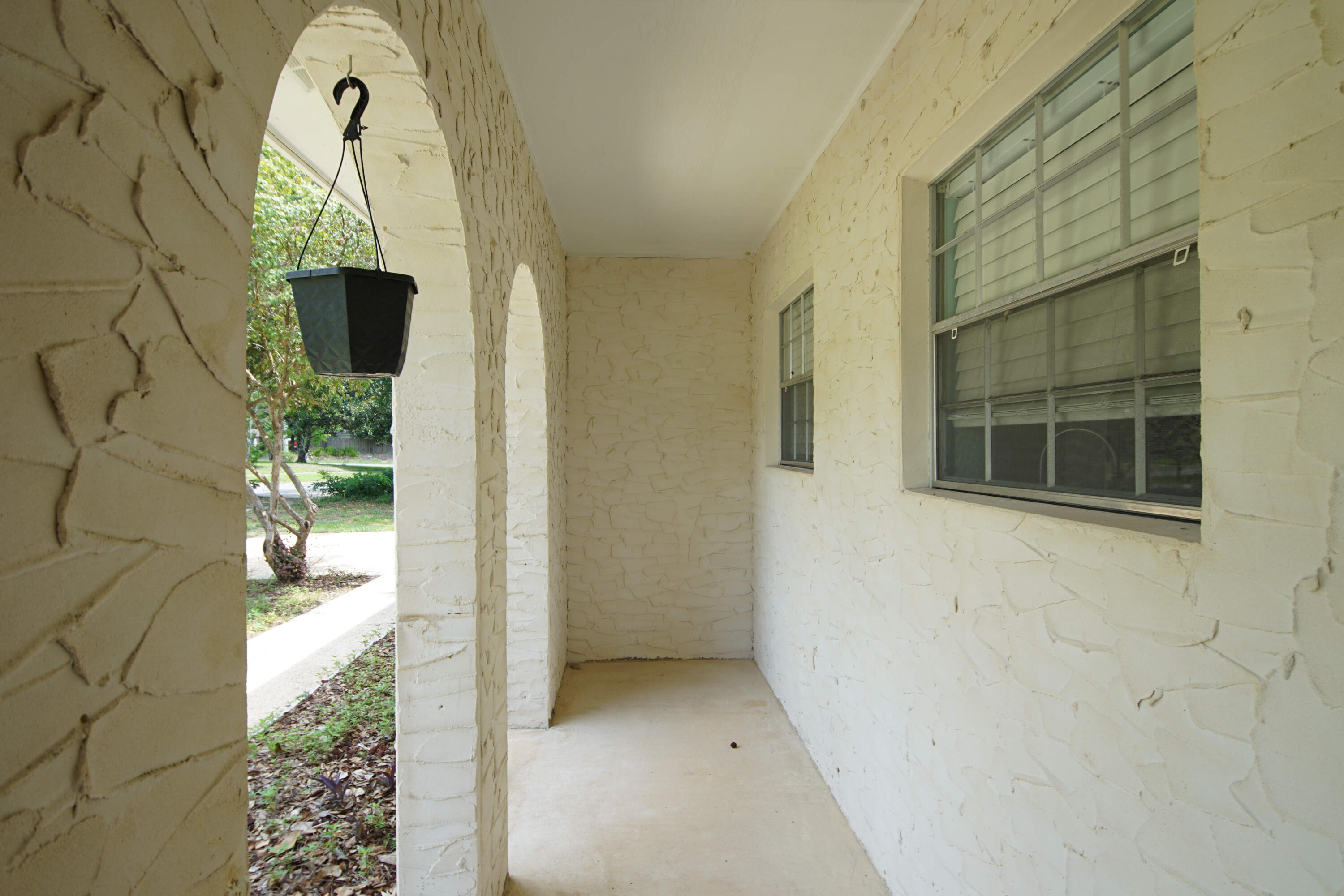 PINE LAKE S/D LOT 33 BLK B - Residential