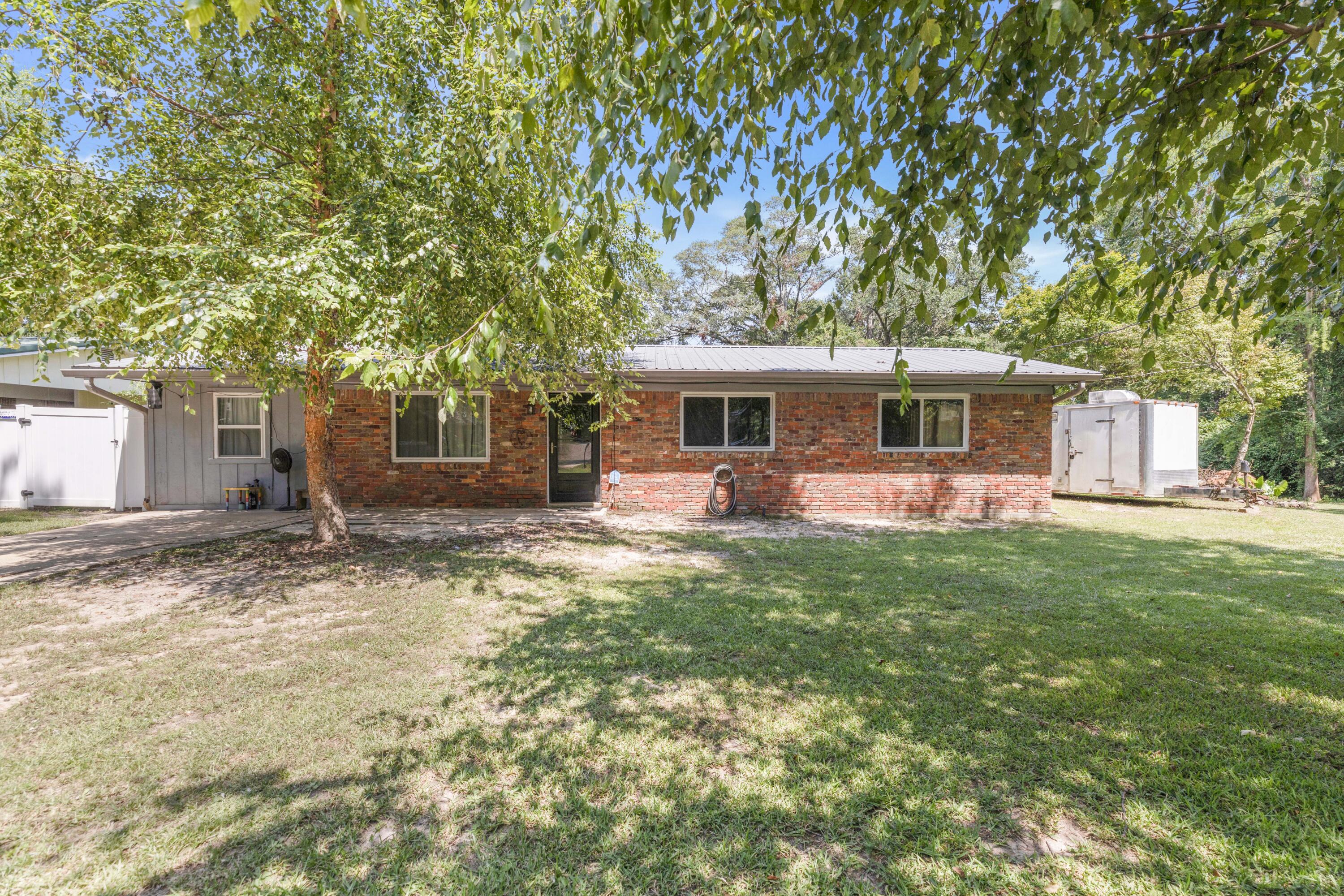 QUIET OAKS S/D - Residential