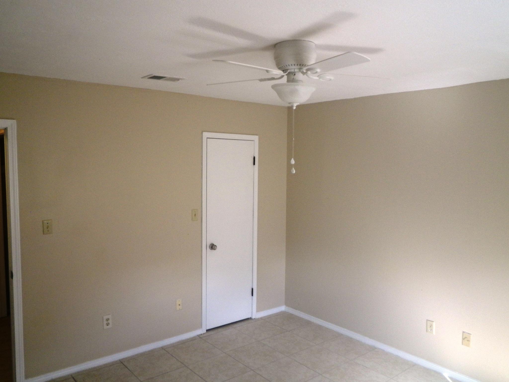 GREENBRIAR ESTATES UNIT 3 - Residential Lease